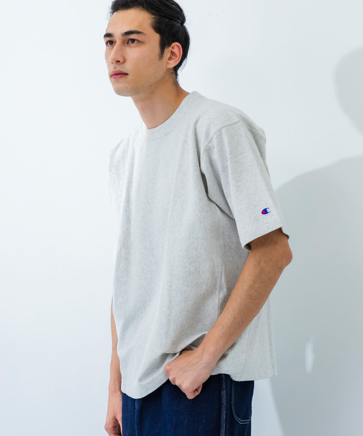 URBAN RESEARCH「『別注』Champion&times;UR　USA Fit Short-Sleeve T-shirts」|Tシャツ・カットソー|