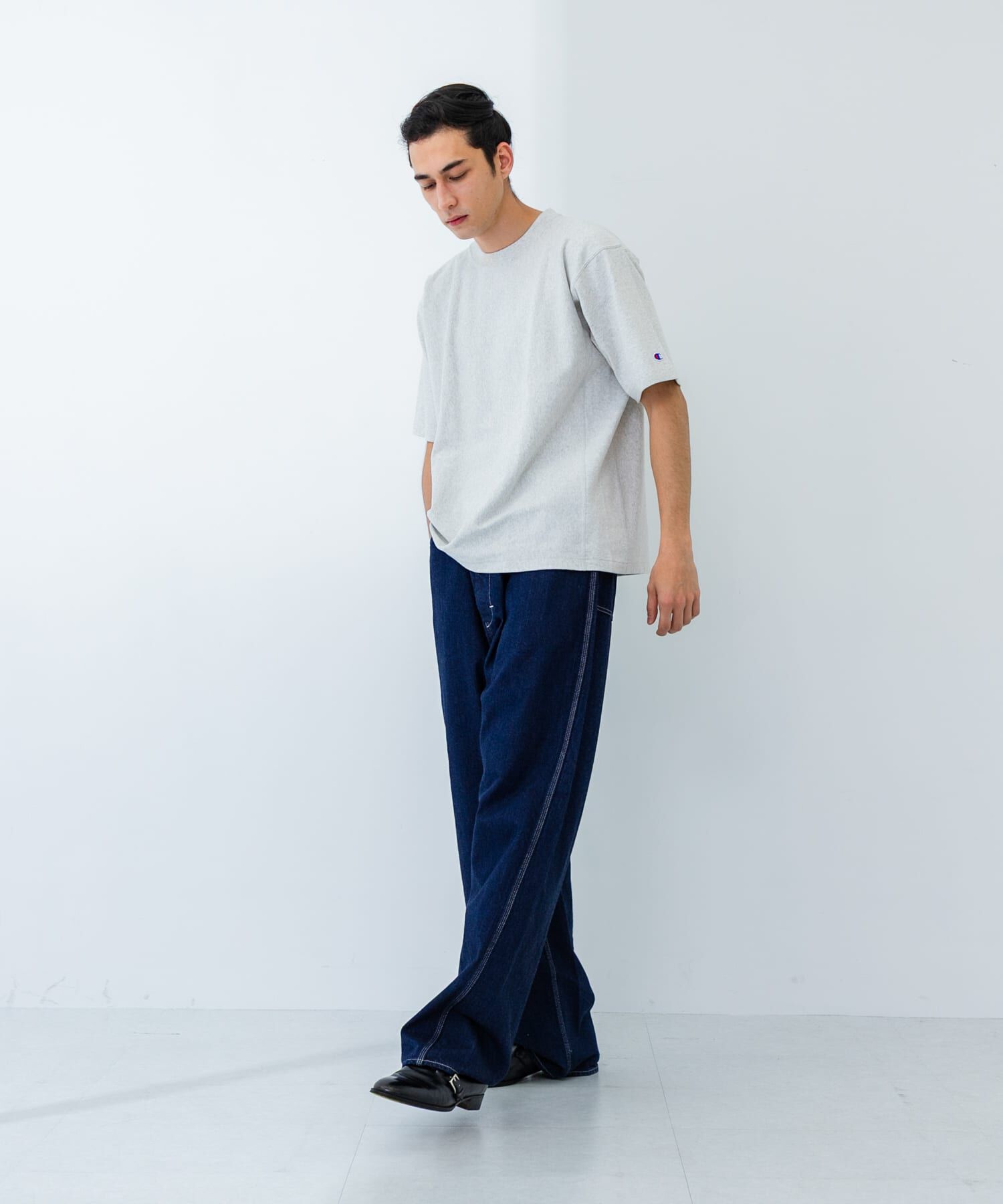 URBAN RESEARCH「『別注』Champion&times;UR　USA Fit Short-Sleeve T-shirts」|Tシャツ・カットソー|