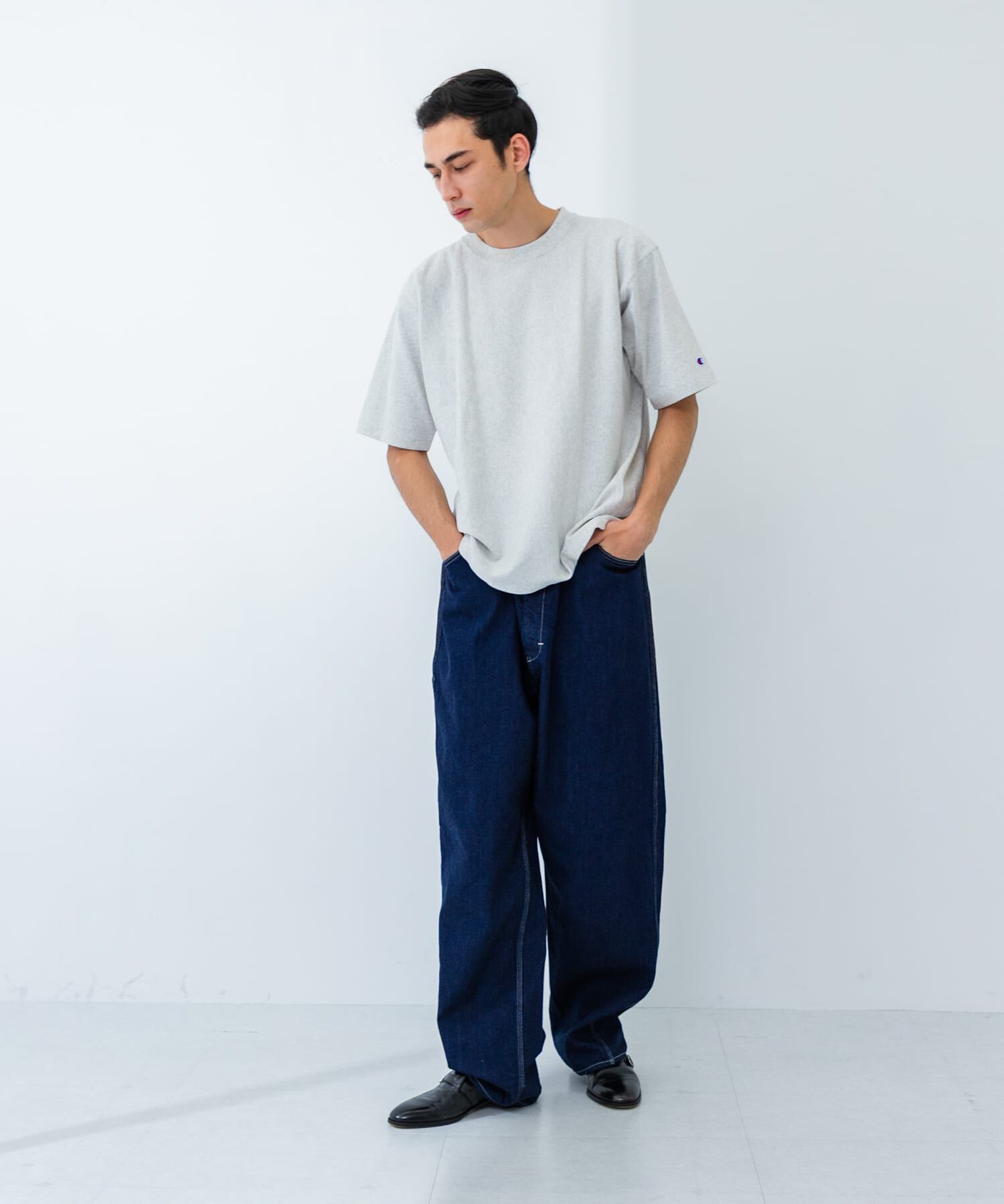 URBAN RESEARCH「『別注』Champion&times;UR　USA Fit Short-Sleeve T-shirts」|Tシャツ・カットソー|
