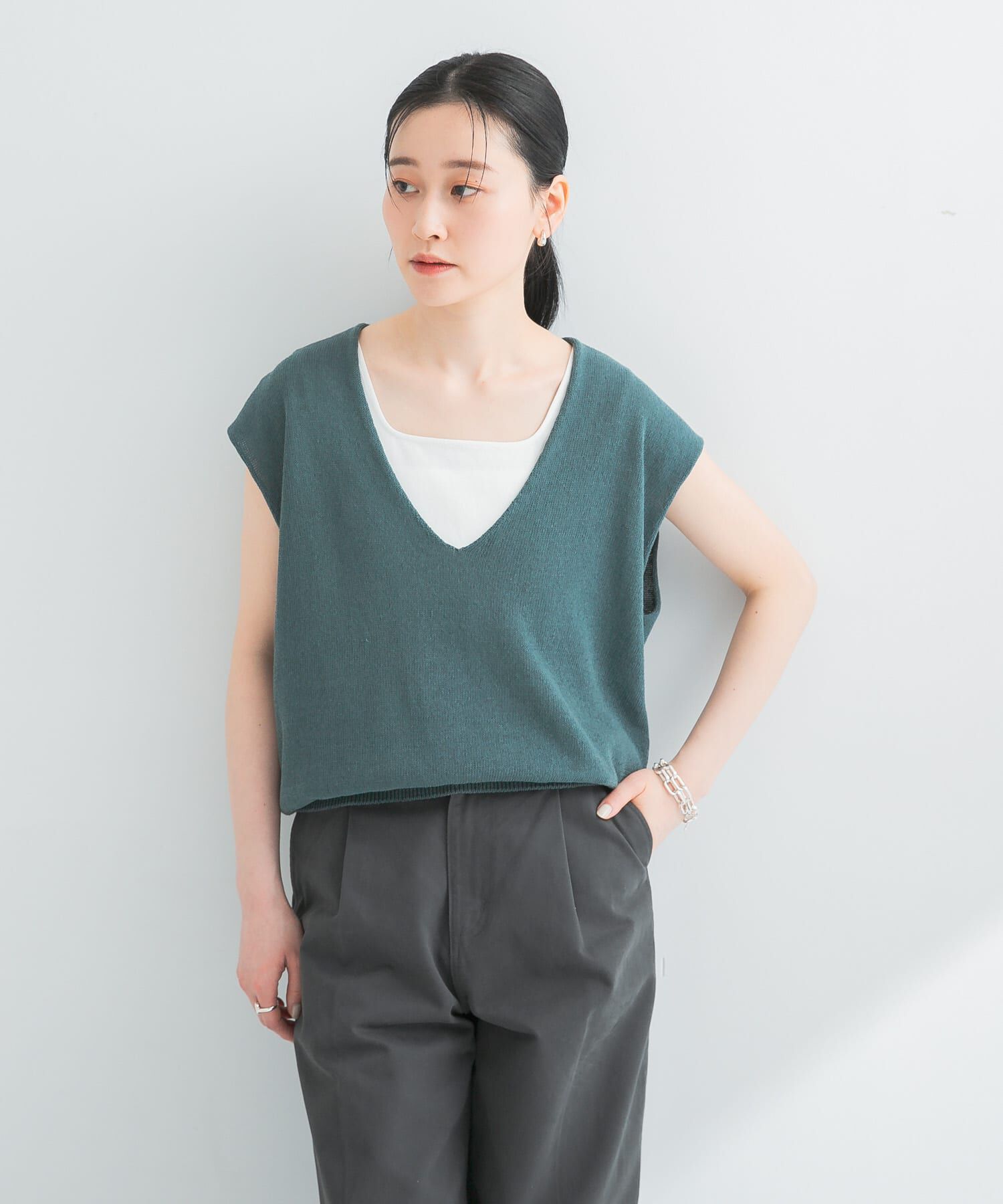 URBAN RESEARCH「リネンコットンVネックニットベスト」|ベスト・ジレ|