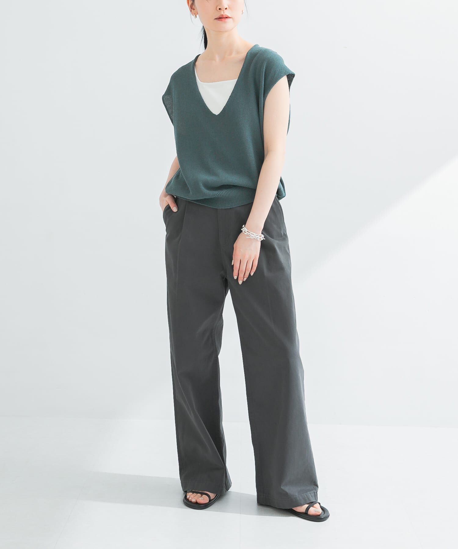 URBAN RESEARCH「リネンコットンVネックニットベスト」|ベスト・ジレ|