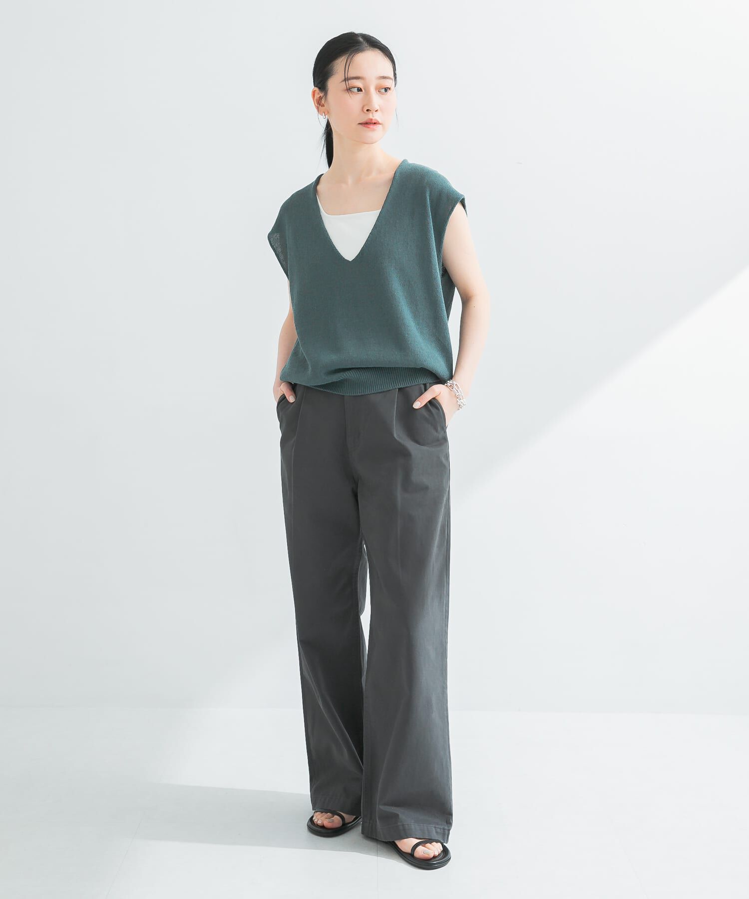 URBAN RESEARCH「リネンコットンVネックニットベスト」|ベスト・ジレ|