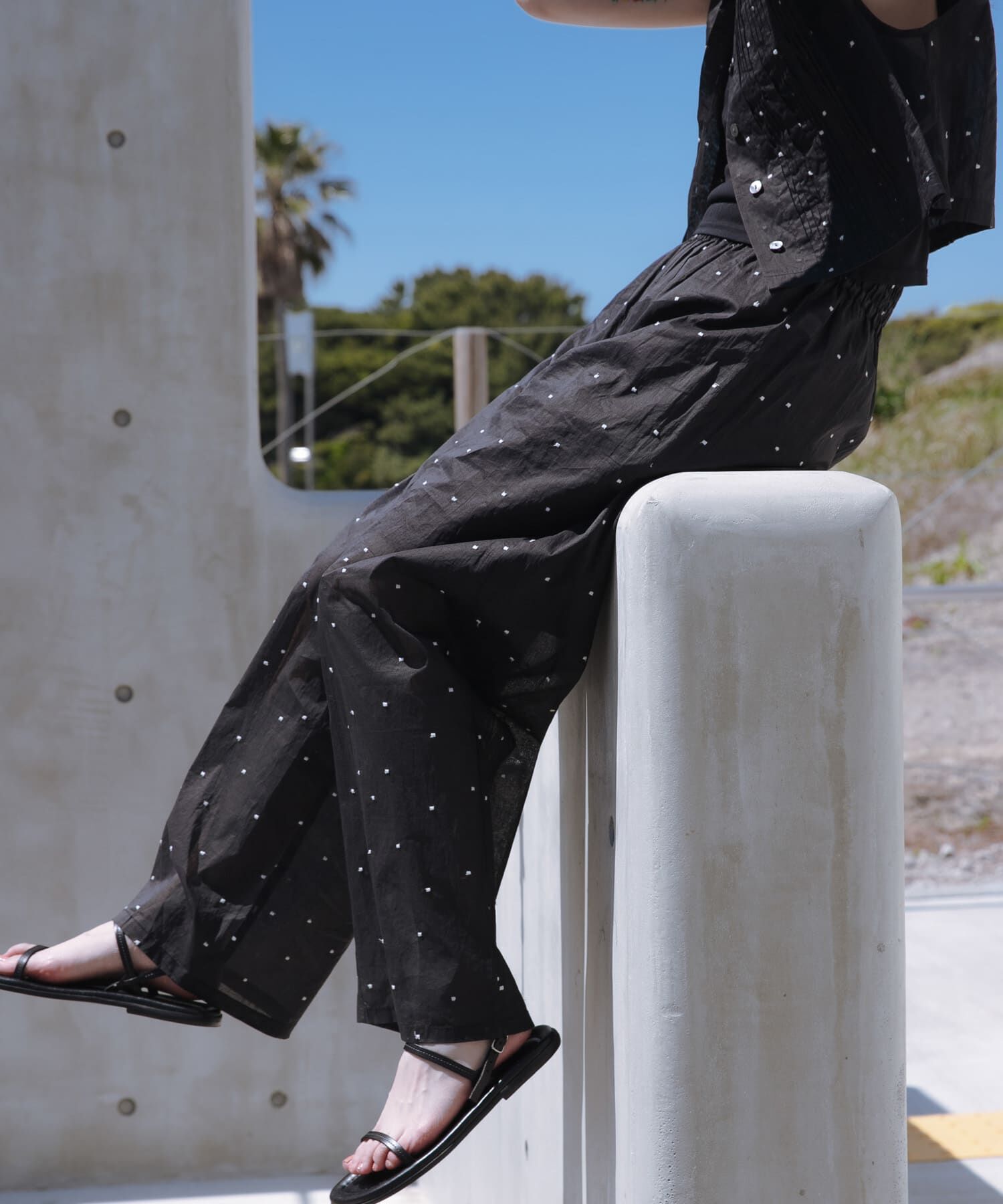 URBAN RESEARCH「new basic　オーガンジードットイージーパンツ」|その他|ブラック