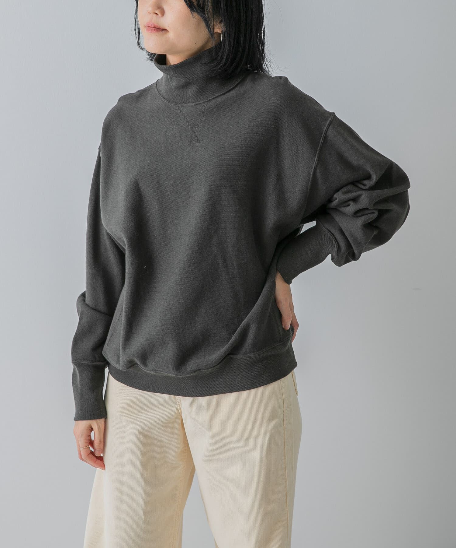 URBAN RESEARCH DOORS「『別注』Champion&times;DOORS　Highneck Sweatshirts」|スウェット・ジャージ|