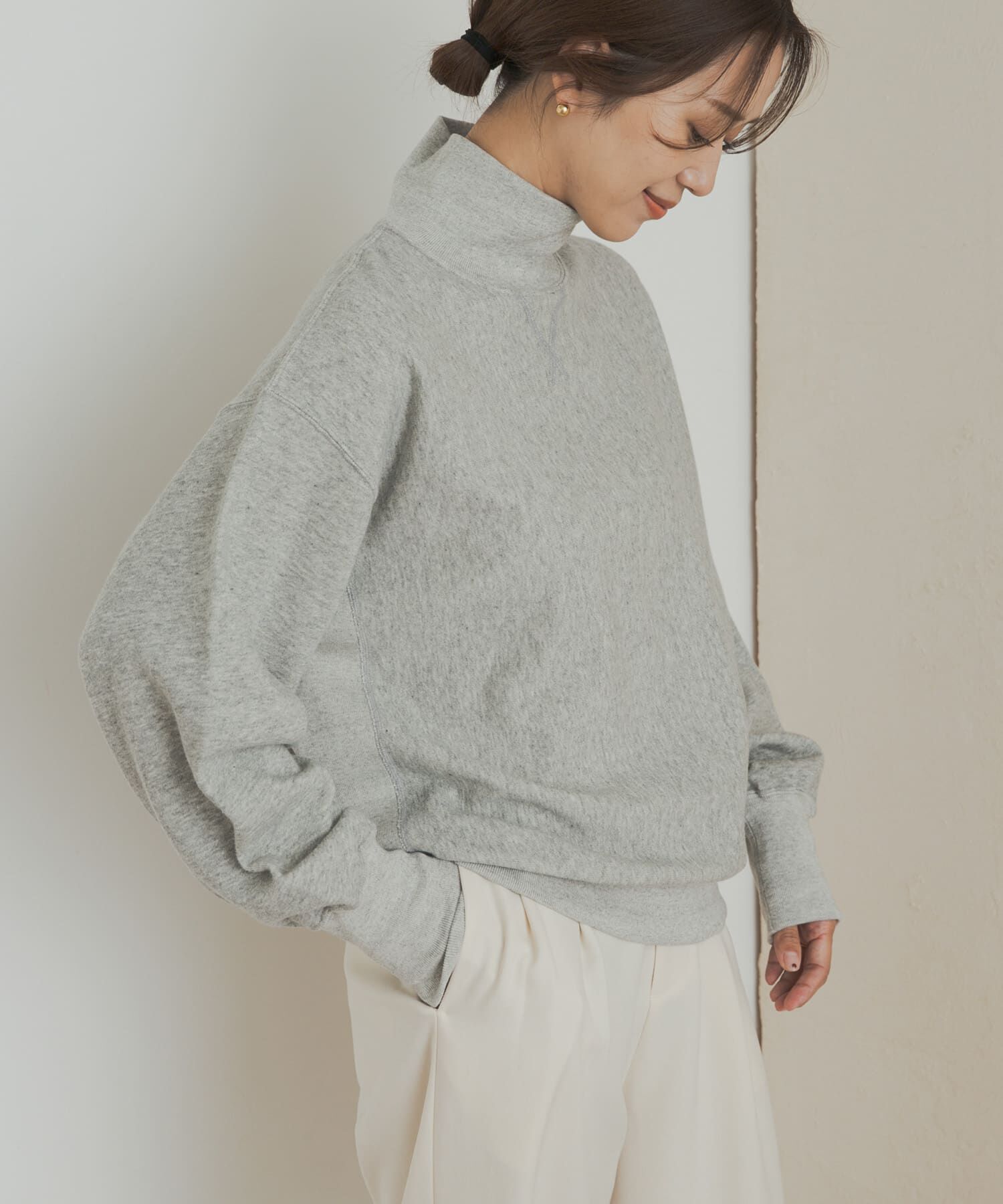 URBAN RESEARCH DOORS「『別注』Champion&times;DOORS　Highneck Sweatshirts」|スウェット・ジャージ|