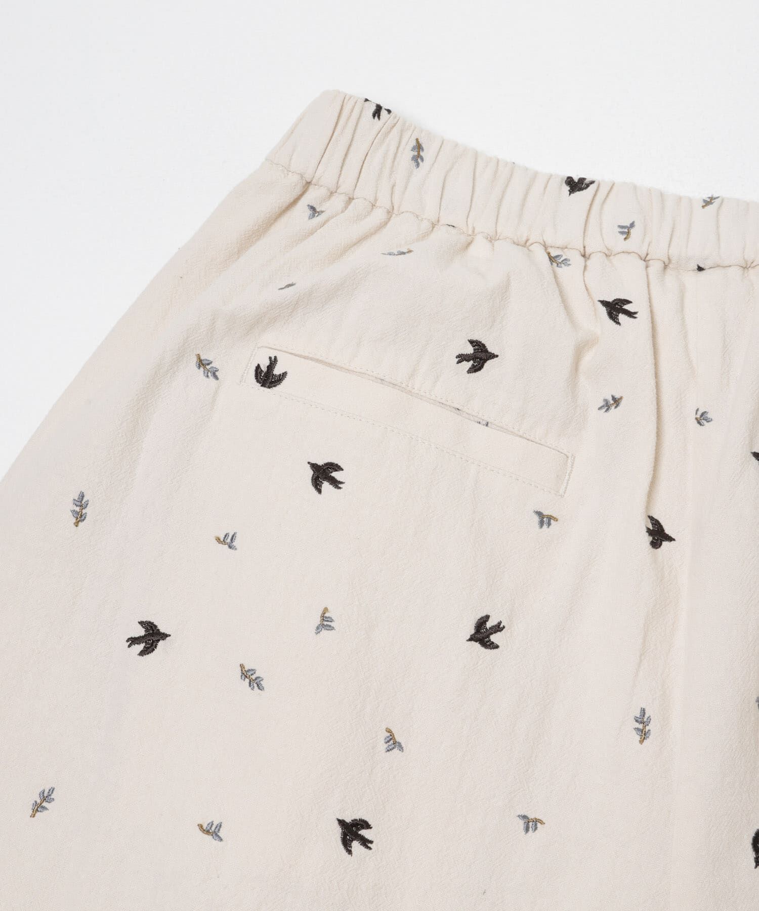かぐれ「ツバメ刺繍イージーパンツ」|その他|
