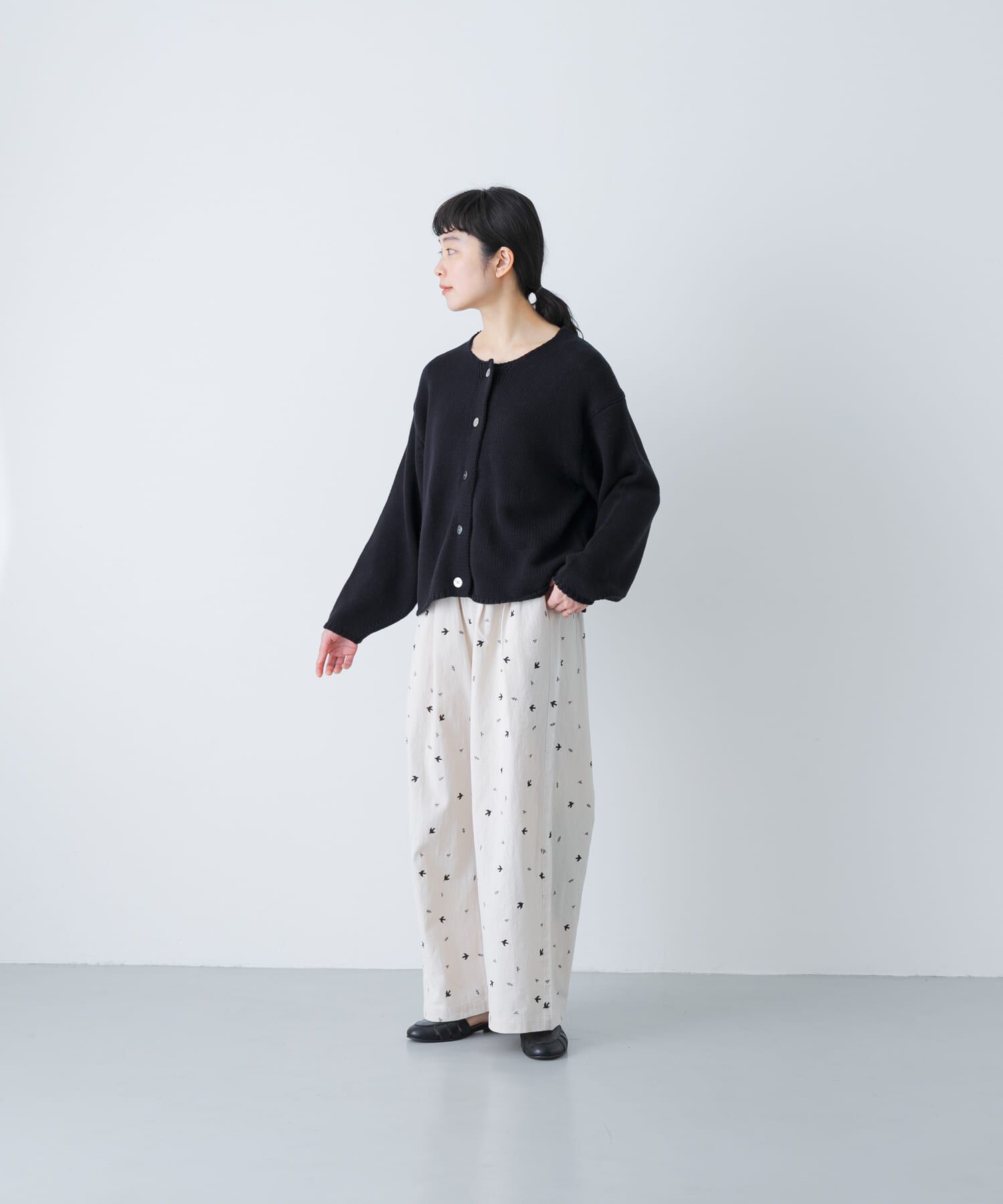 かぐれ「ツバメ刺繍イージーパンツ」|その他|