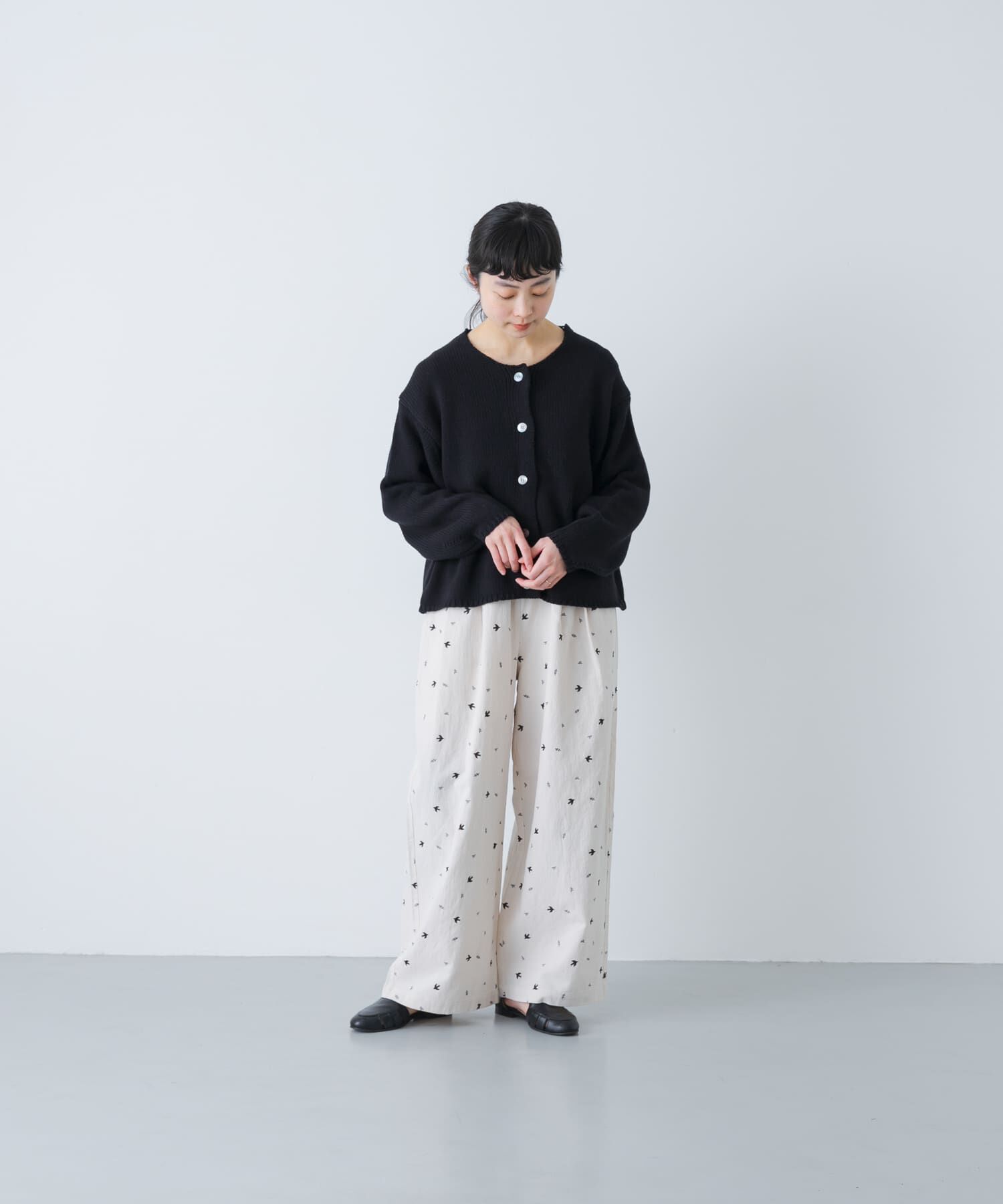 かぐれ「ツバメ刺繍イージーパンツ」|その他|