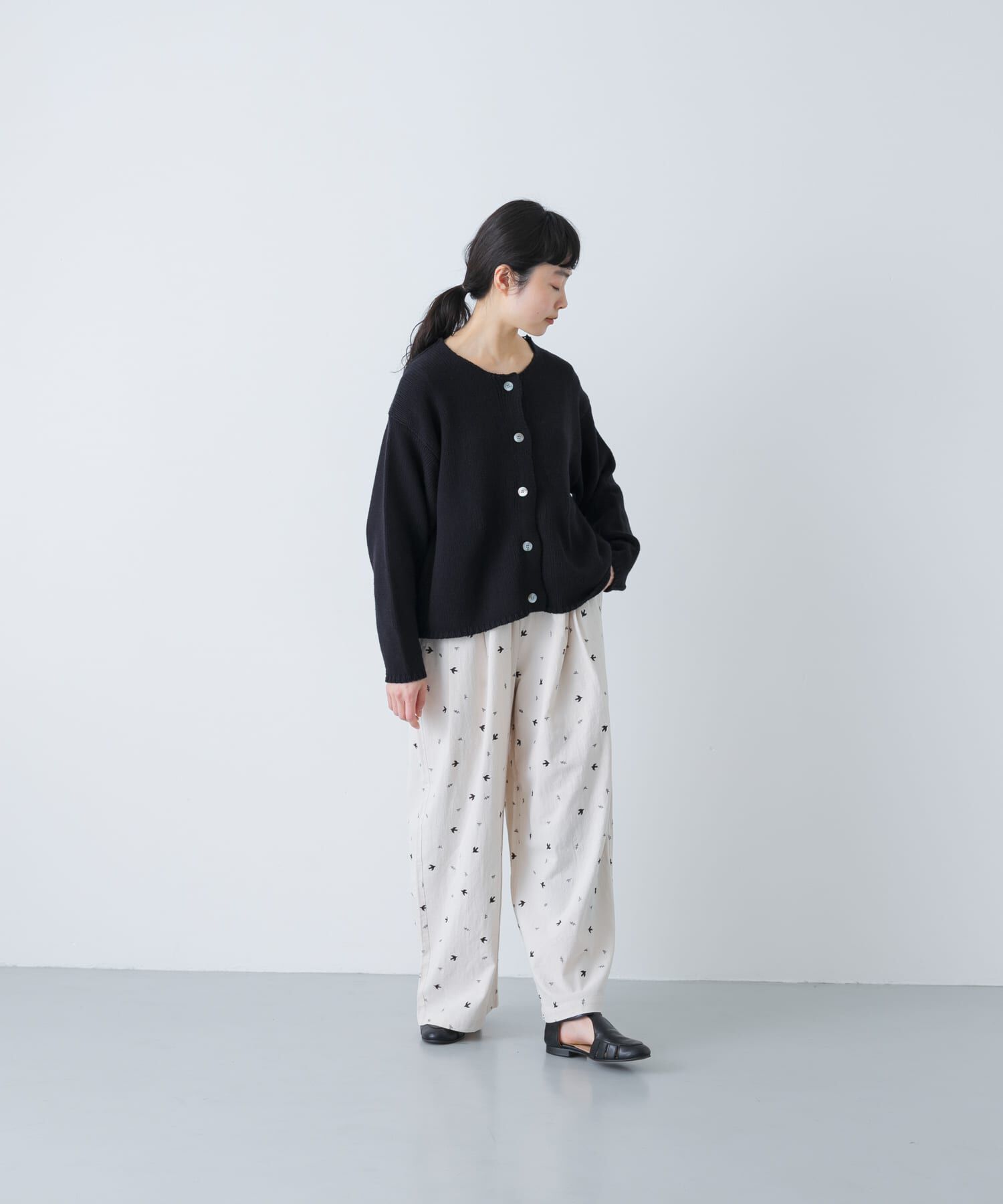 かぐれ「ツバメ刺繍イージーパンツ」|その他|