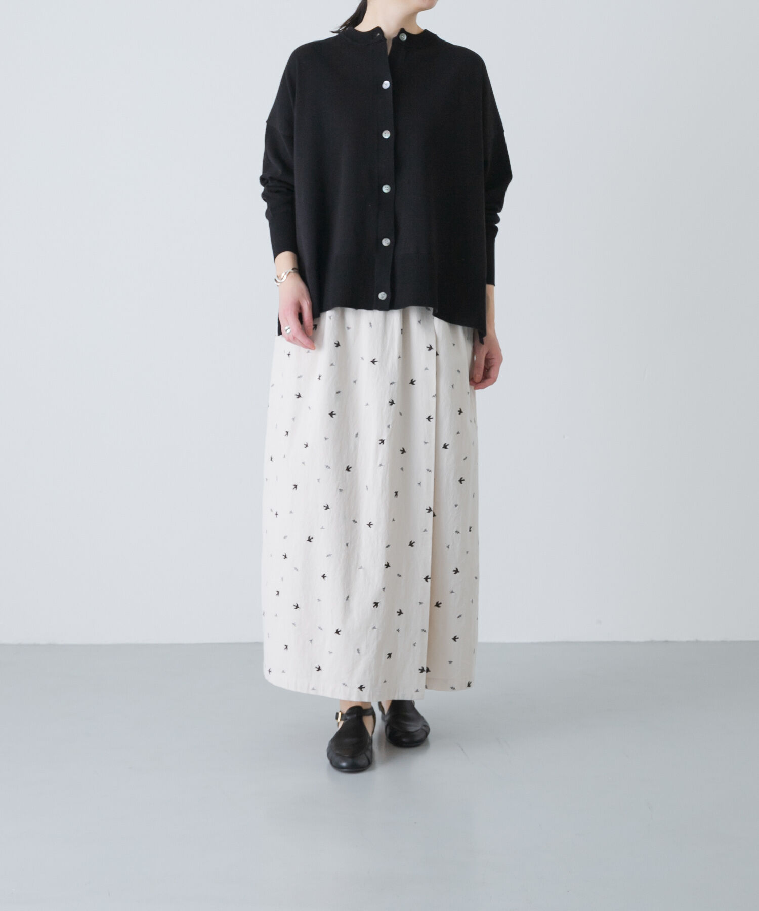 かぐれ「ツバメ刺繍ラップスカート」|スカート|