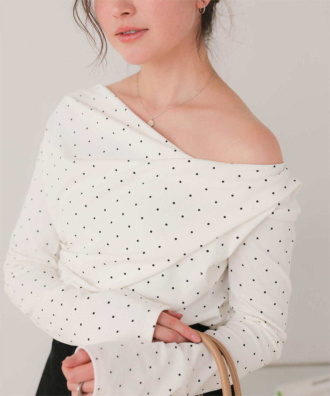 titivate「オフショルダーロングスリーブTシャツ」|Tシャツ・カットソー|ドット