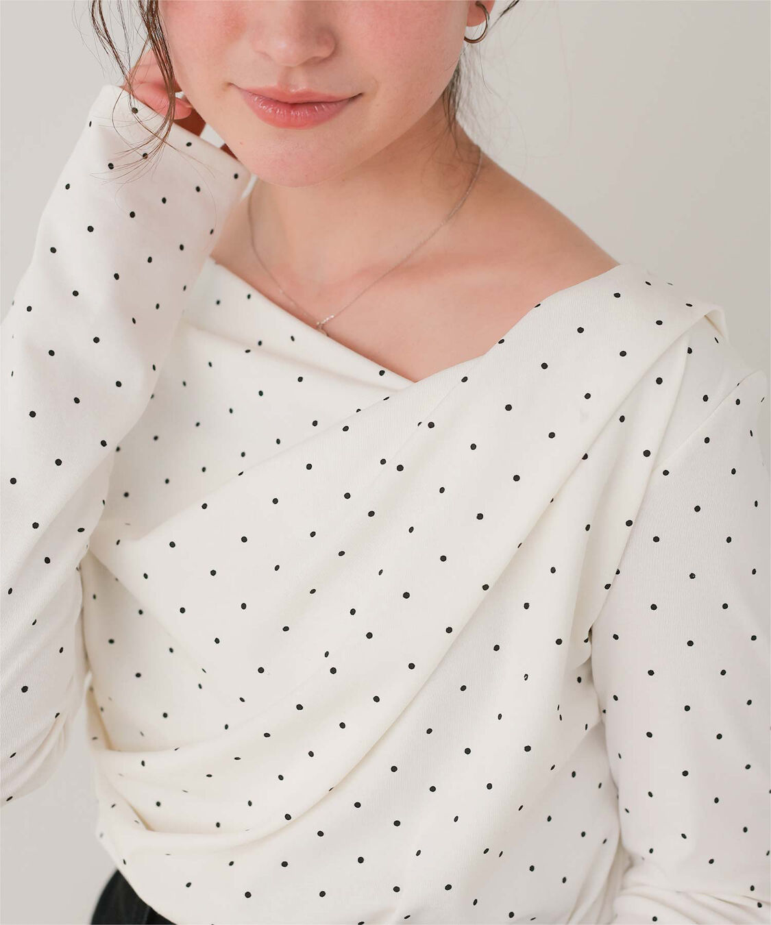 titivate「オフショルダーロングスリーブTシャツ」|Tシャツ・カットソー|