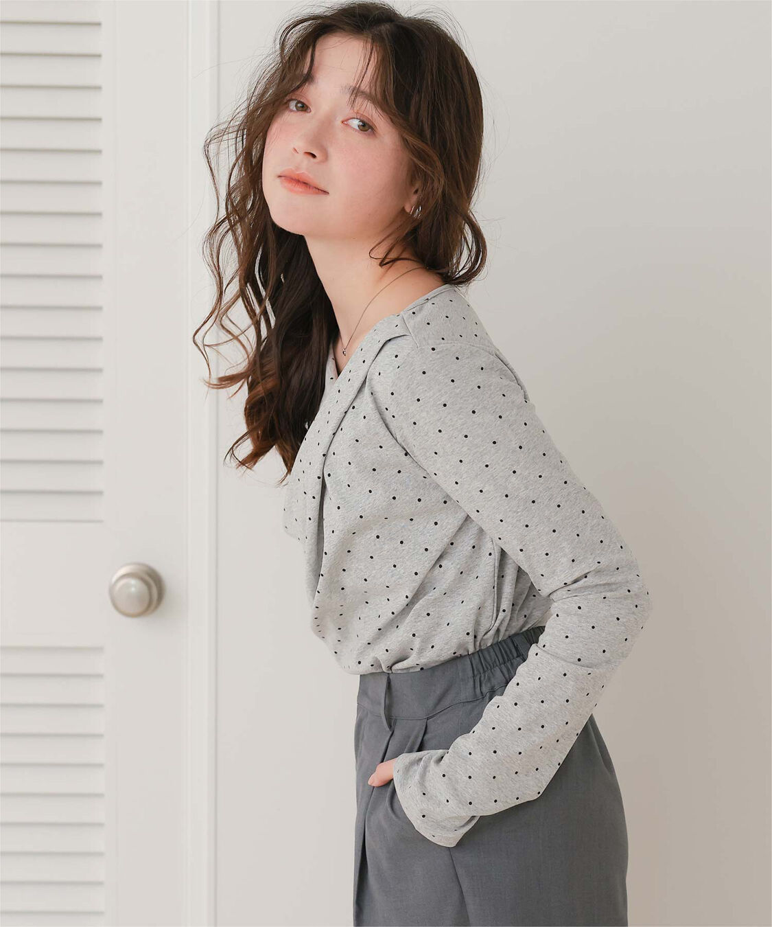 titivate「オフショルダーロングスリーブTシャツ」|Tシャツ・カットソー|