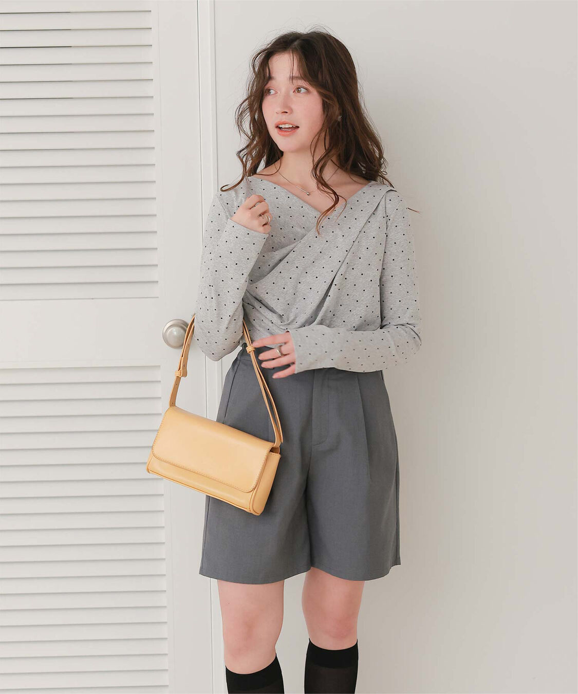 titivate「オフショルダーロングスリーブTシャツ」|Tシャツ・カットソー|