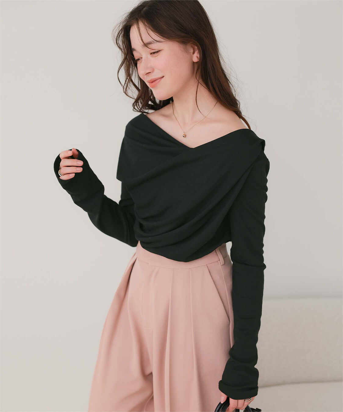 titivate「オフショルダーロングスリーブTシャツ」|Tシャツ・カットソー|