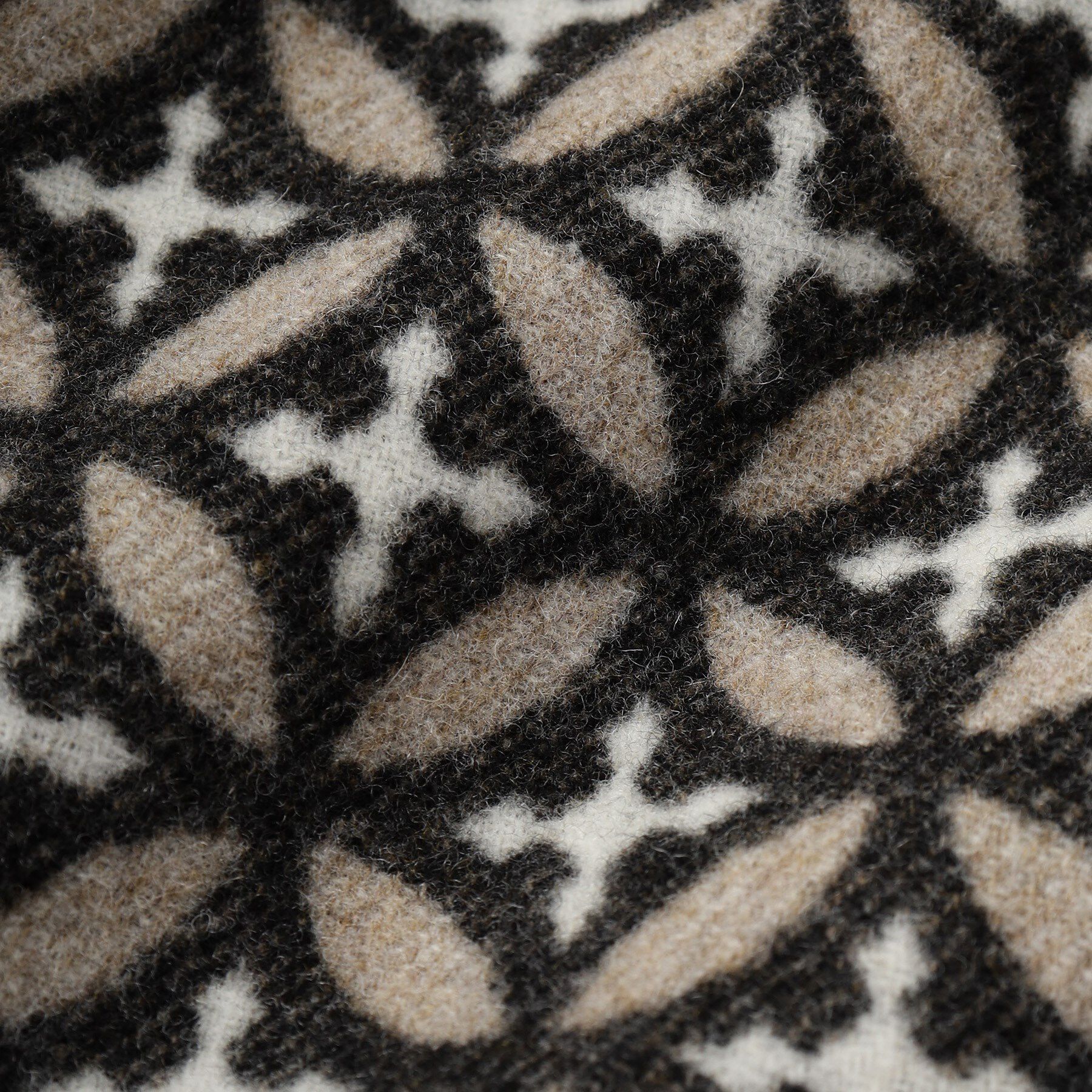 DRESSTERIOR「オーバーラップサークル ウールジャカードパーカー」|ブルゾン・スタジャン|