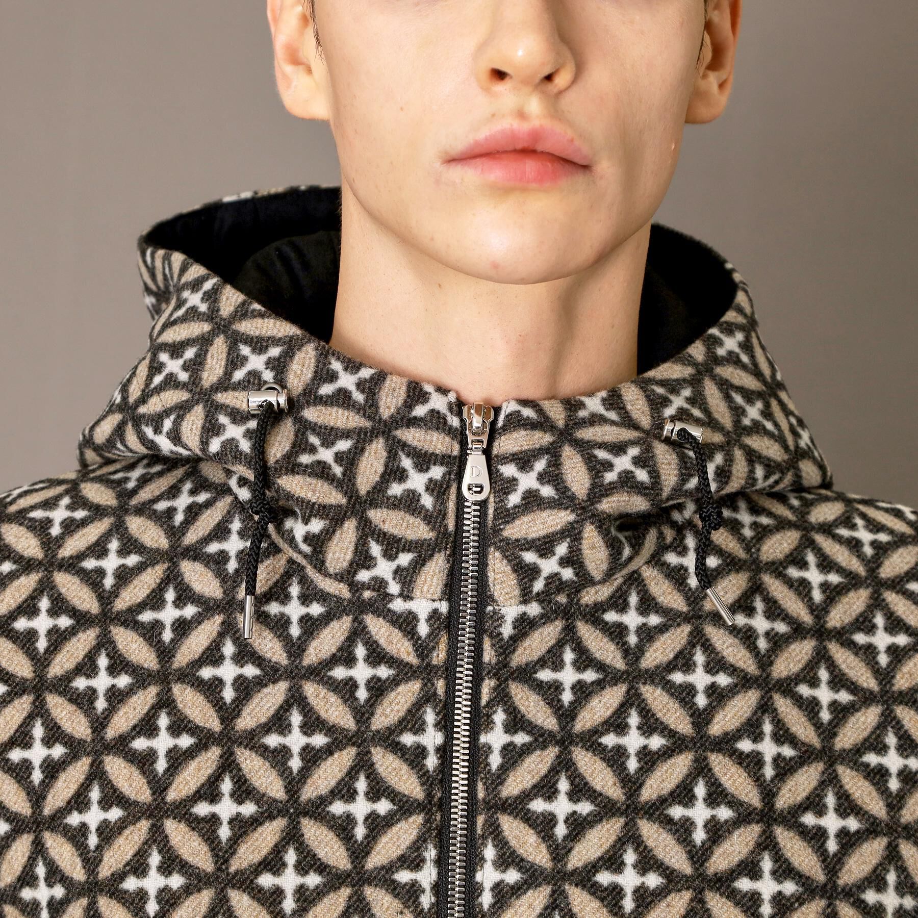 DRESSTERIOR「オーバーラップサークル ウールジャカードパーカー」|ブルゾン・スタジャン|