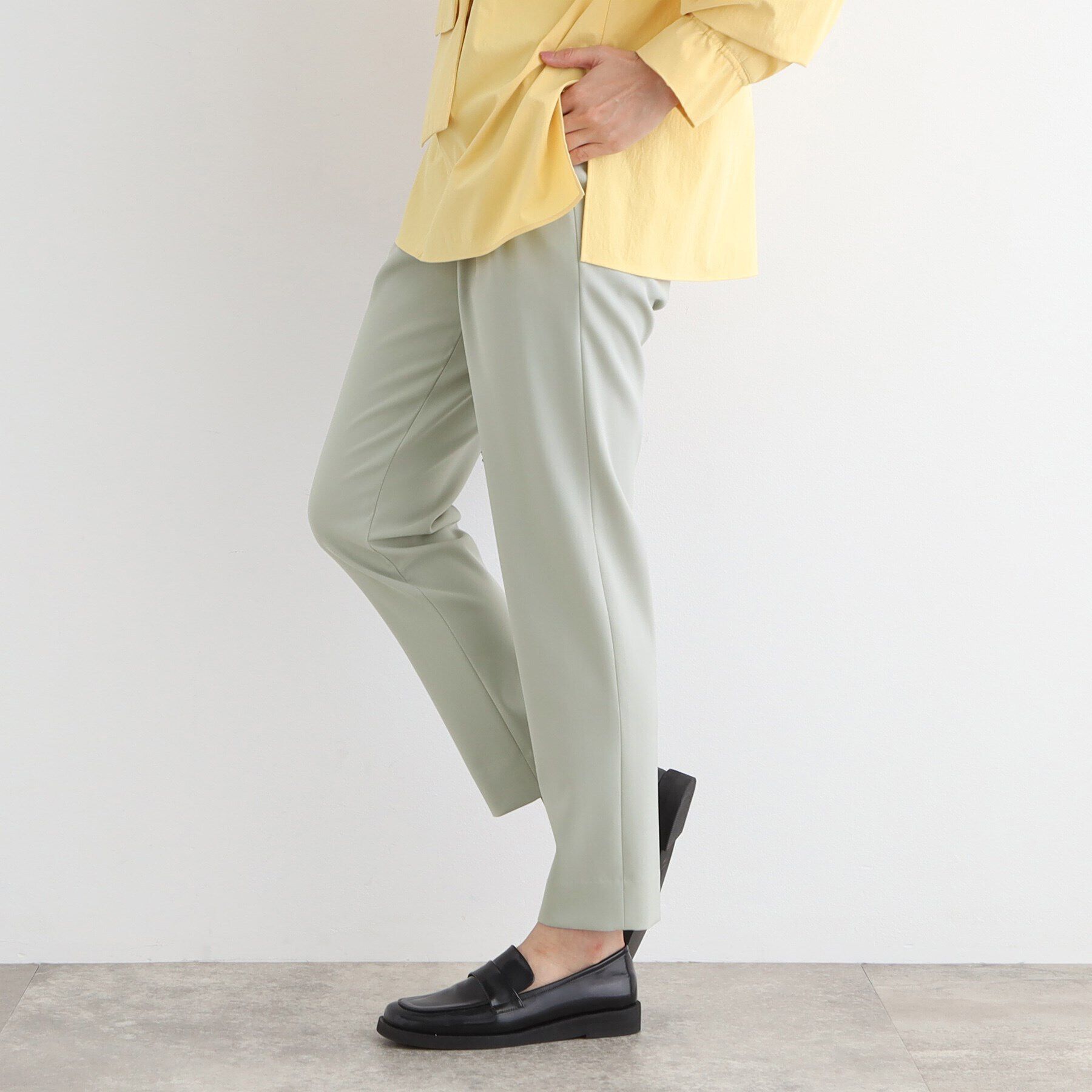 INDIVI「【褒められパンツ／高ストレッチ／ウエストゴム】タックテーパードパンツ」|その他|