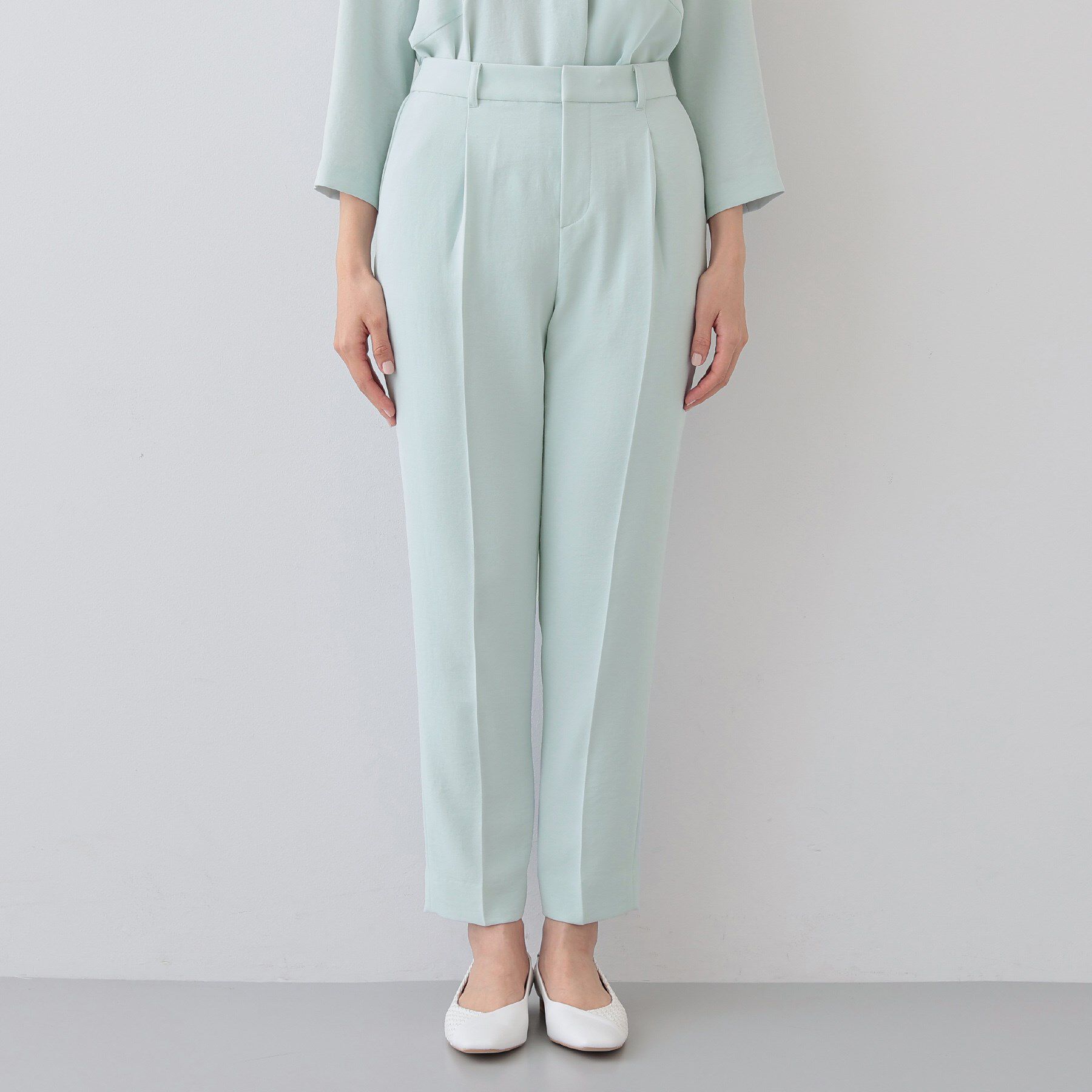 INDIVI「【着る日傘/遮熱/UVケア】タックテーパードパンツ」|スーツ|