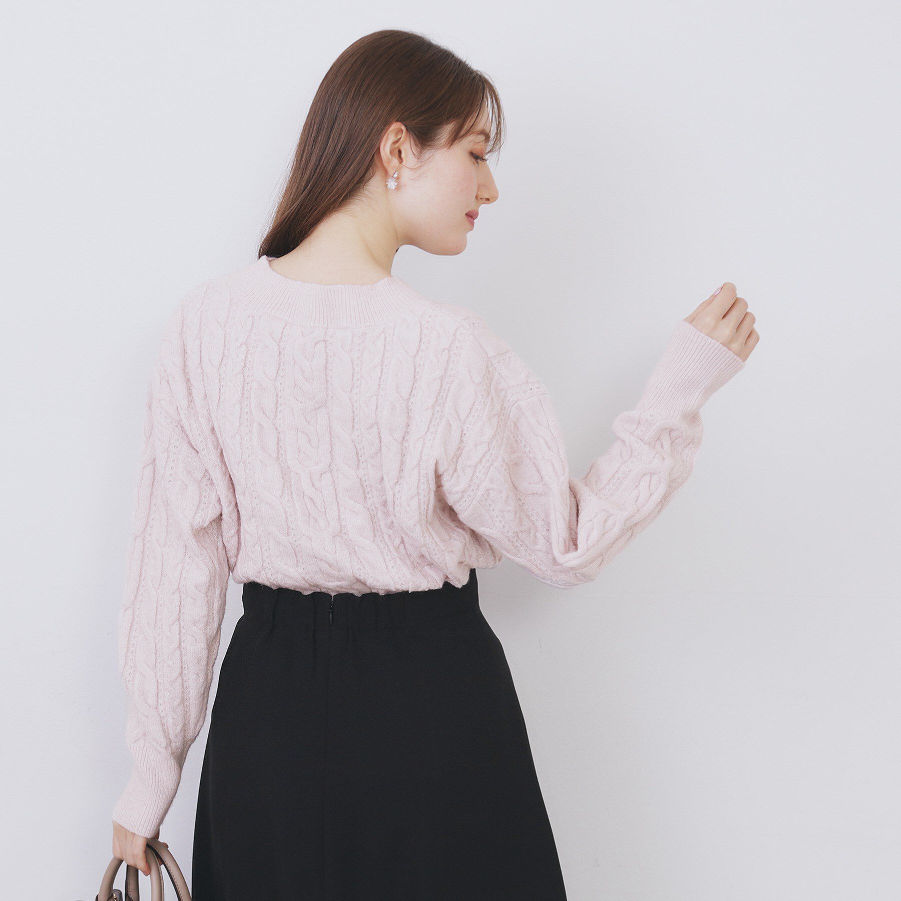 index「ラメ混ファンシーケーブルVネックニット【洗濯機OK】」|ニット・セーター|