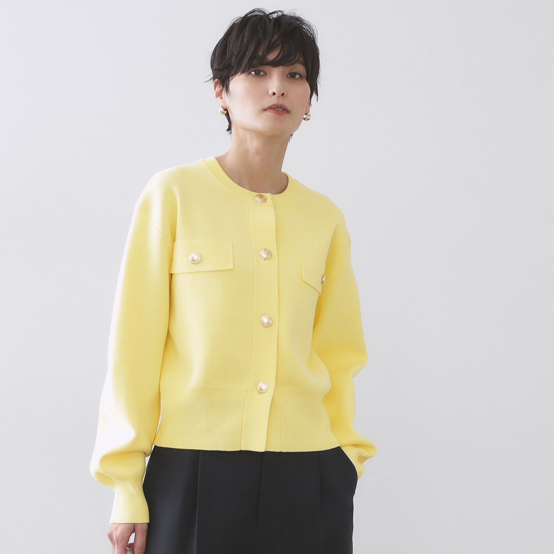 OPAQUE.CLIP「フラップポケット金ボタンニットカーディガン【洗濯機OK】」|カーディガン|イエロー(031)