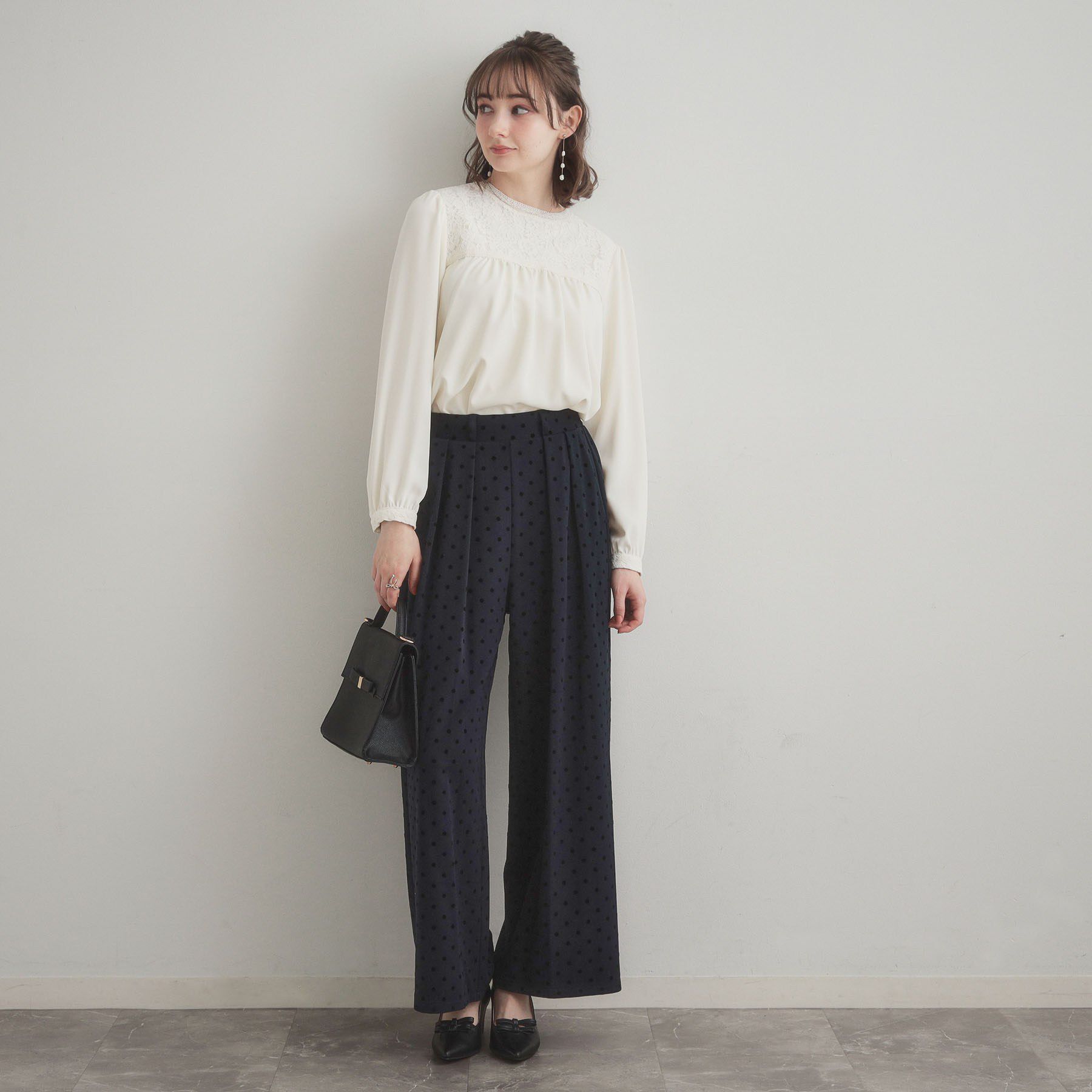 Couture broach「【ハレの日・通勤】レースドッキング ブラウス」|シャツ・ブラウス|