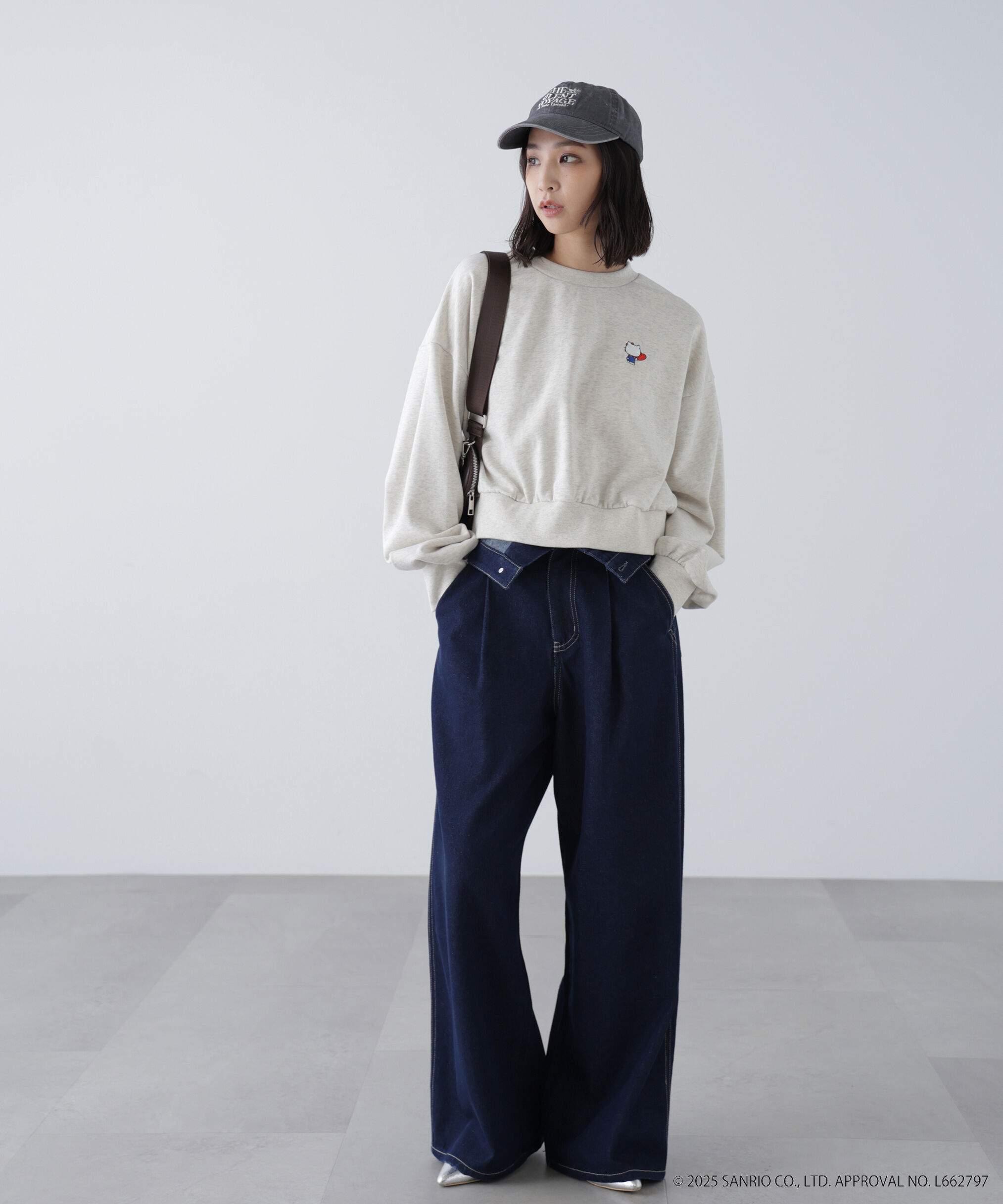  「ｻﾝﾘｵｷｬﾗｸﾀｰｽﾞｺﾗﾎﾞ SHORT SWEAT ｼｮｰﾄｽｳｪｯﾄ 胸KITTY&times; 」|Tシャツ・カットソー|