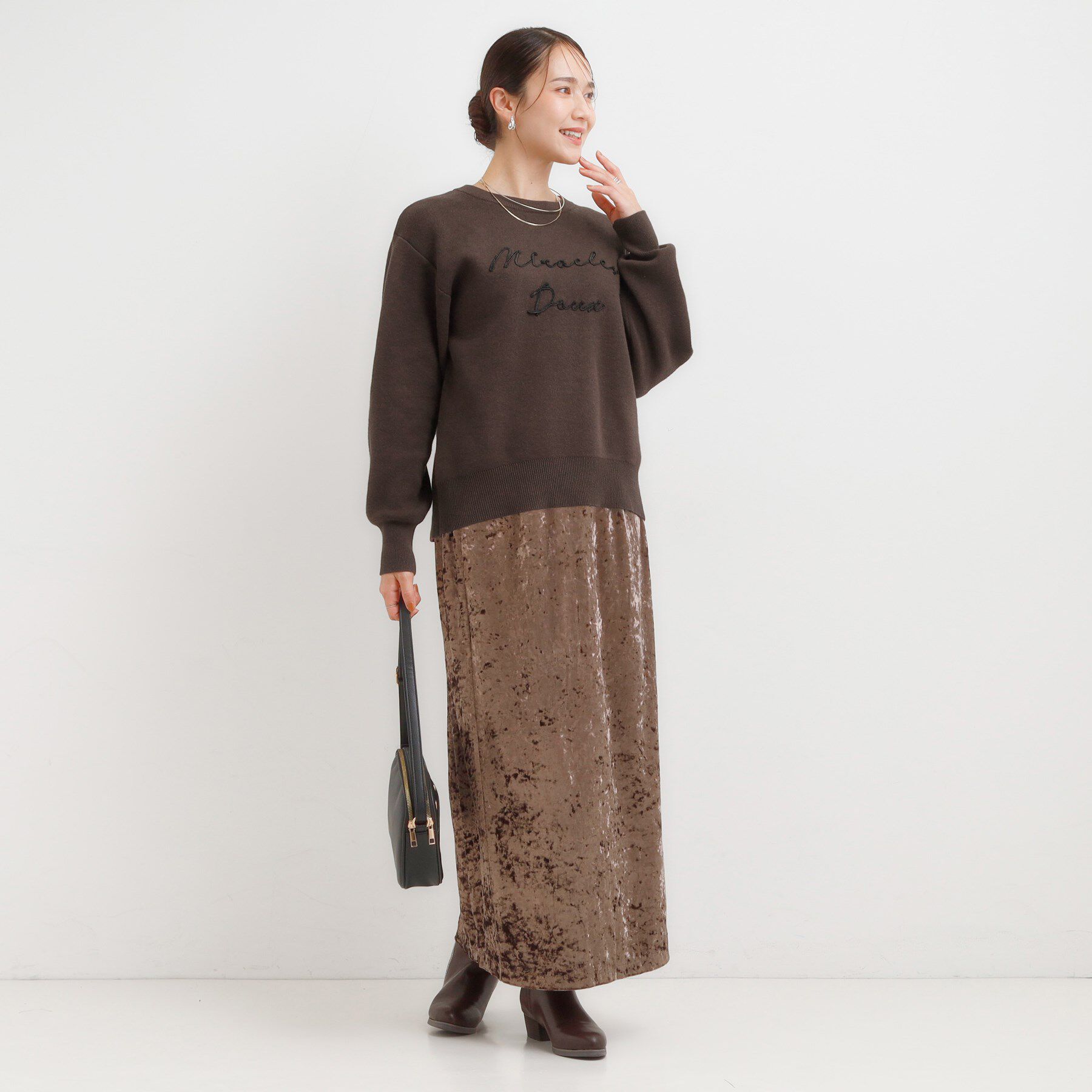 SHOO･LA･RUE「【洗濯機可/ちくちくしにくい】大人のための スウェットライク刺繍ロゴニット」|ニット・セーター|