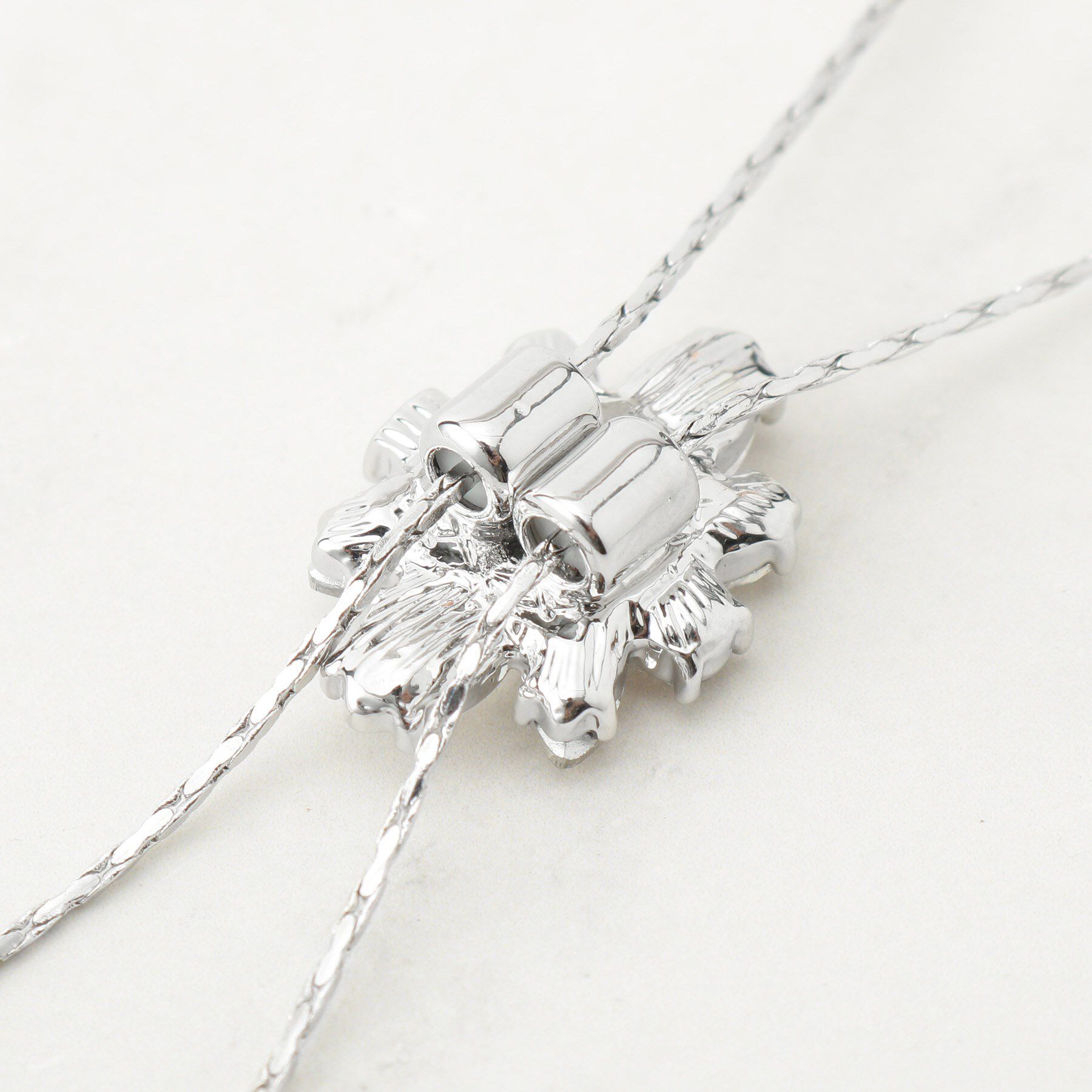 SHOO･LA･RUE「キラキラループタイネックレス」|ネックレス|