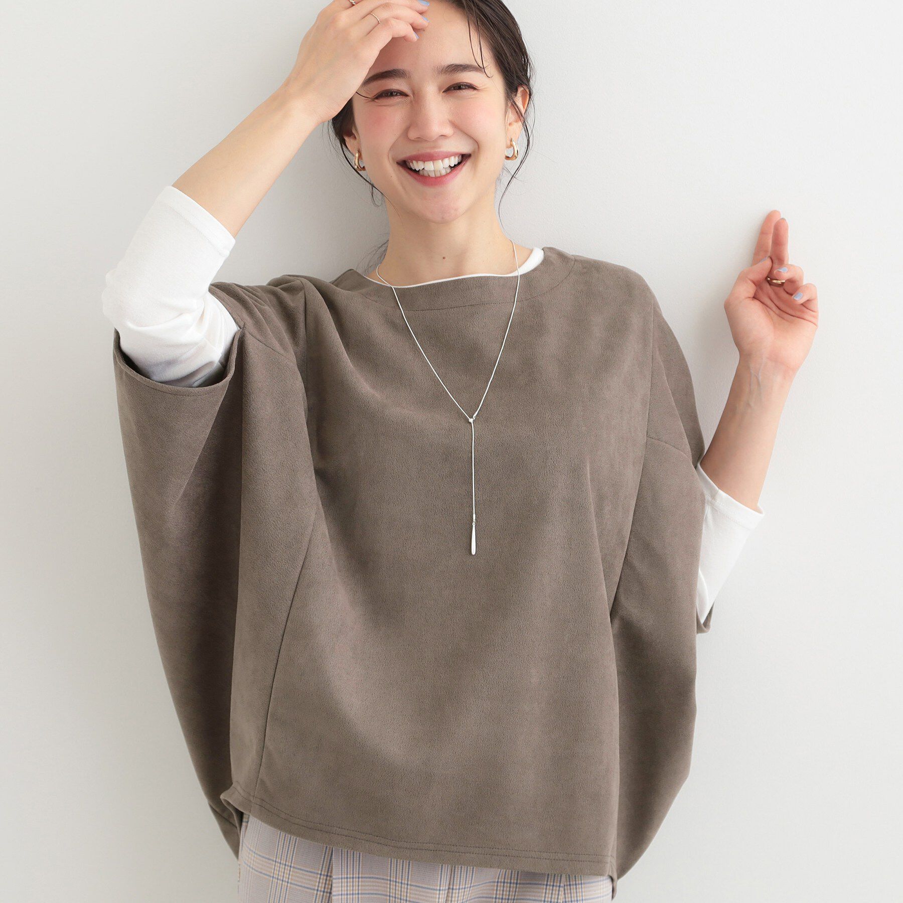 SHOO･LA･RUE「【2点セット】ポンチョ風スウェードトップス&times;ロンT」|その他|トープ(054)