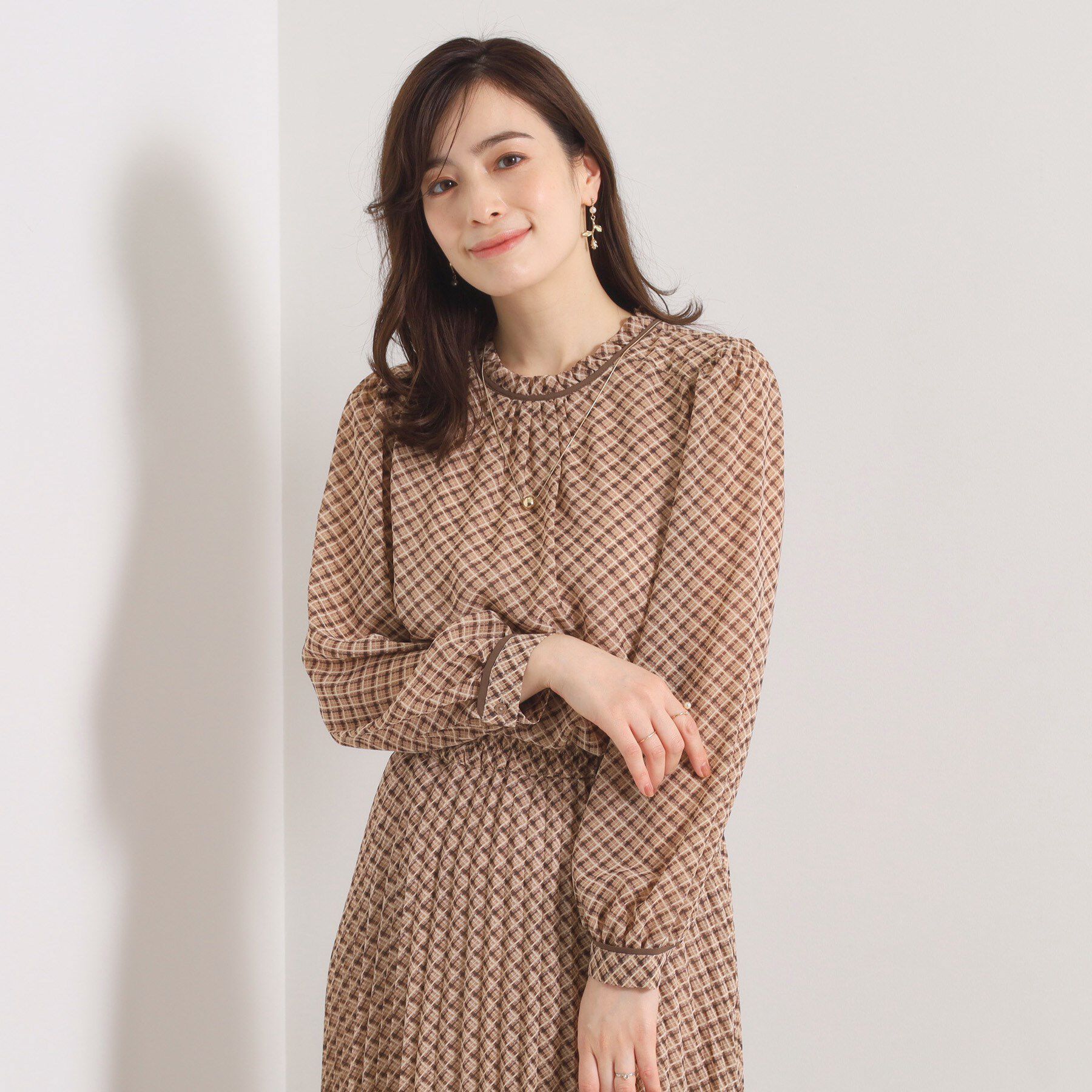 ITS&rsquo;DEMO「【手洗い可／セットアップ可】チェックスタンドフリルブラウス」|シャツ・ブラウス|