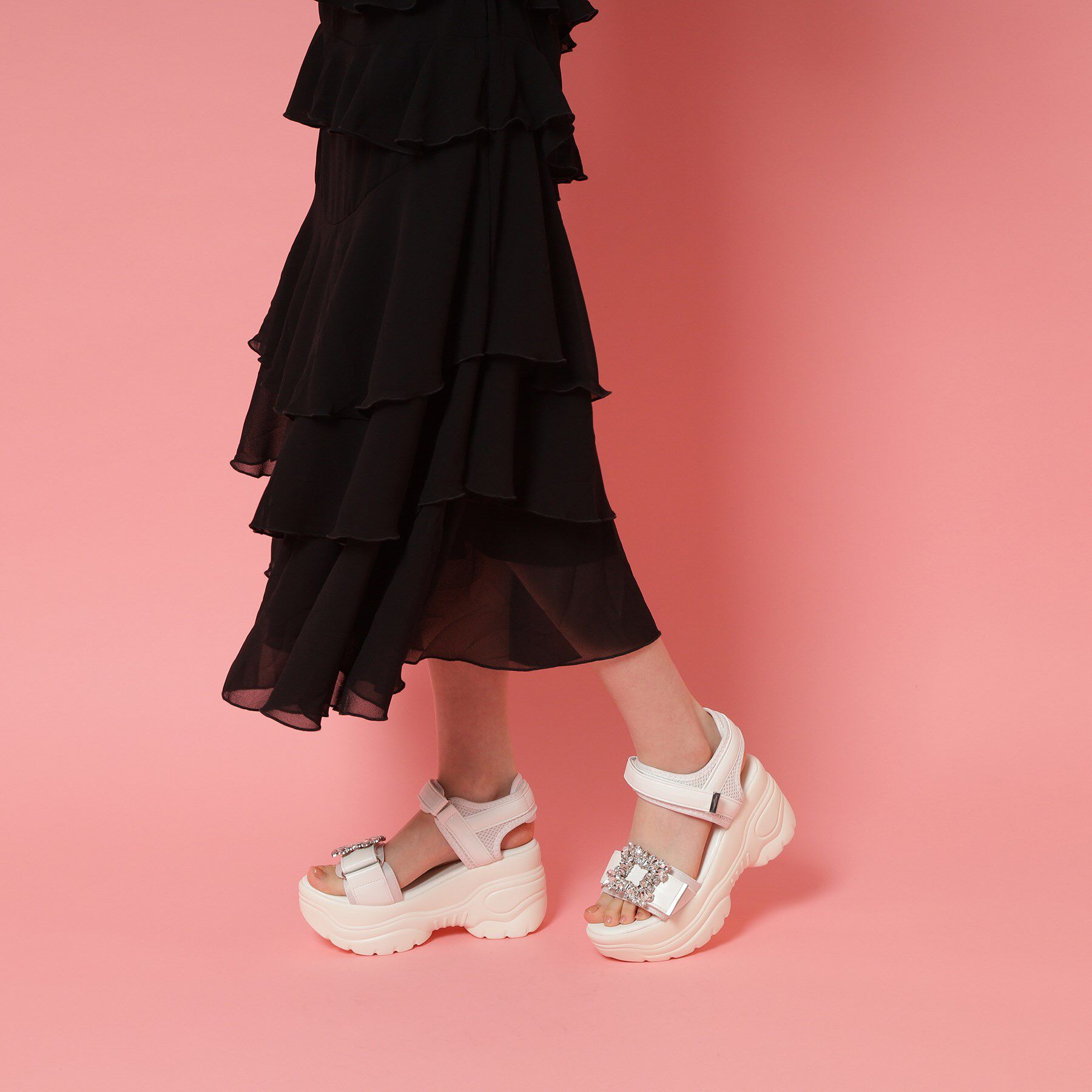 csT&P「厚底ビジューバックルサンダル」|サンダル|