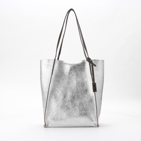 銀座かねまつ「RM25521　【本革】リバーシブルショルダーバッグ」|ショルダー・メッセンジャー|シルバー&times;オーク