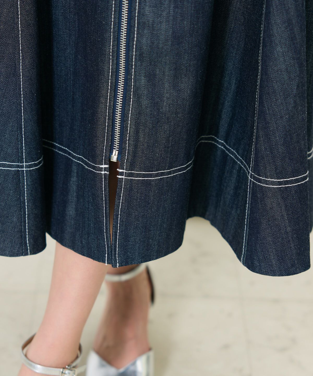 アンドクチュール「フロントジップデニムスカート」|フレア|