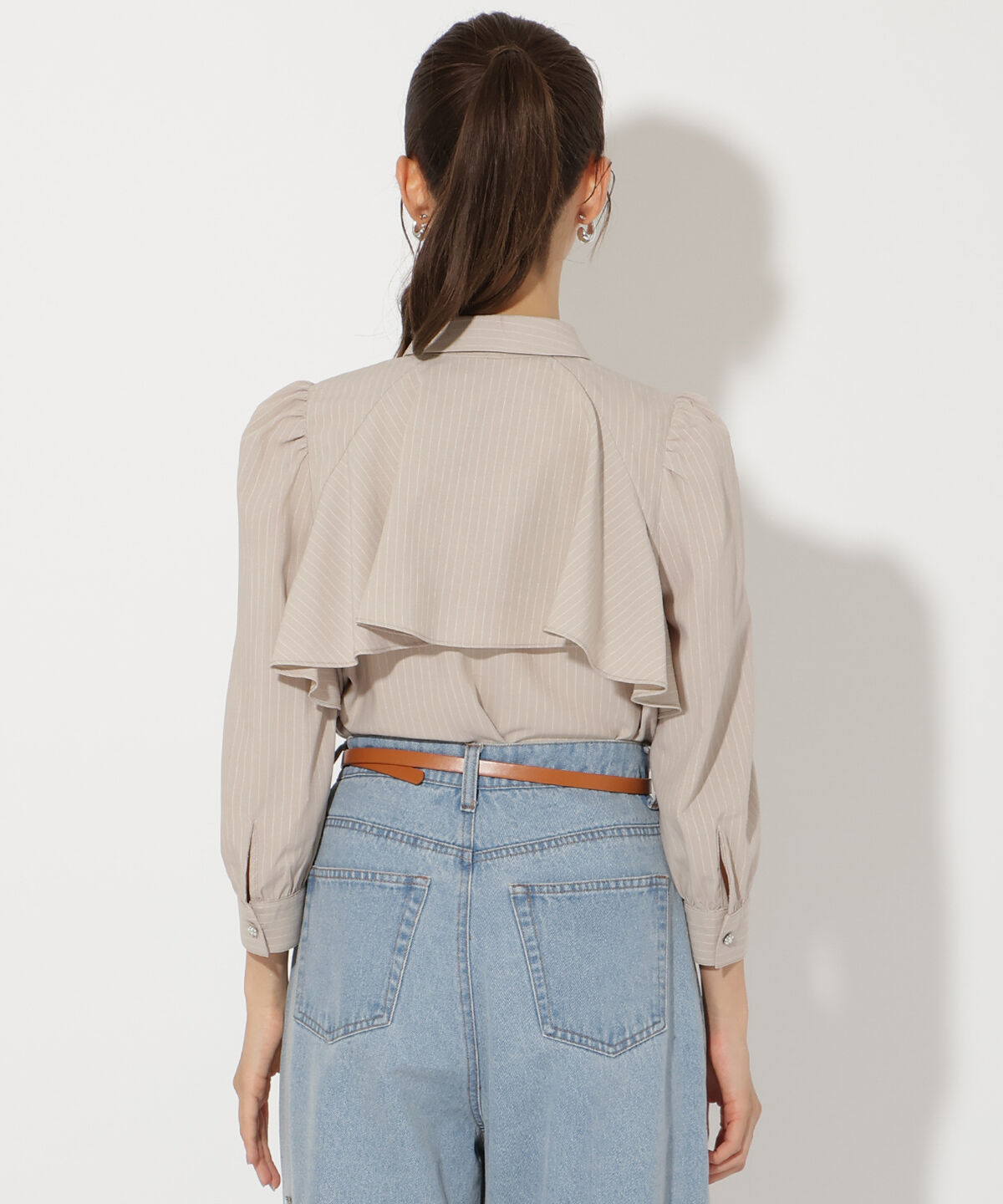 アンドクチュール「ビジューボタンフリルケープブラウス」|シャツ・ブラウス|