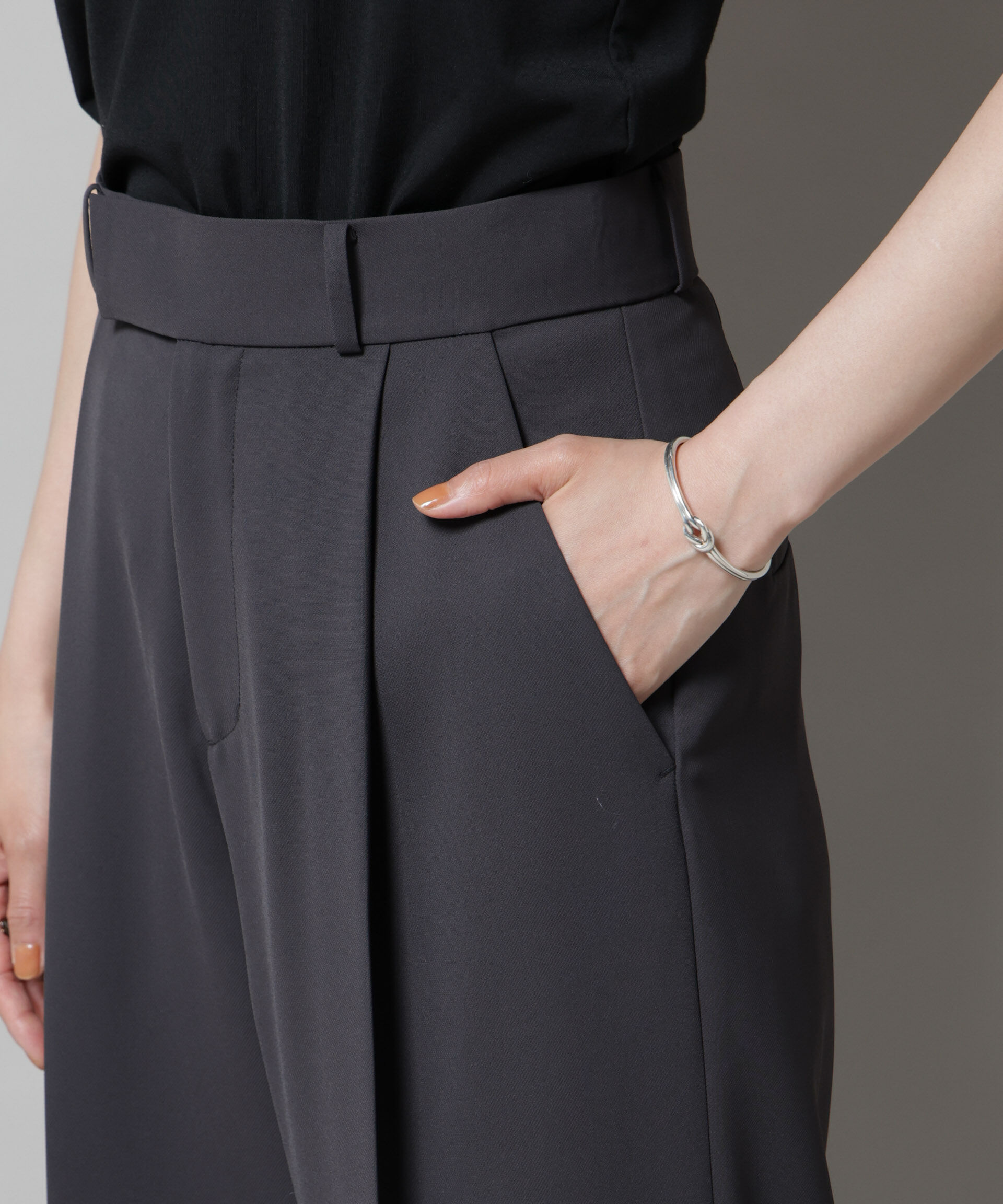 nano･universe「ツイルワイドスラックス」|チノ|