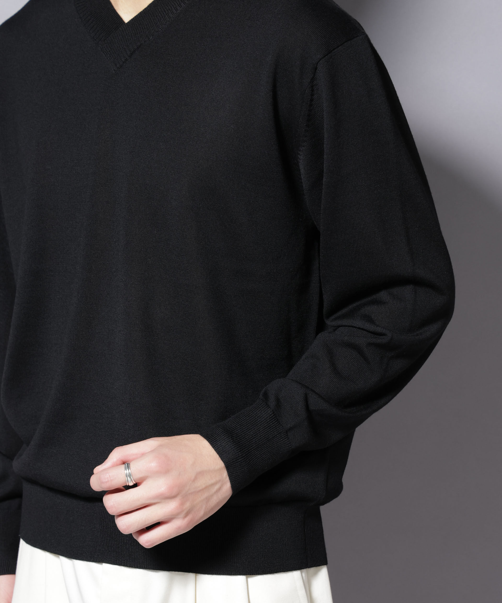 nano･universe「「毛玉レスニット」ファインゲージVネック」|ニット・セーター|