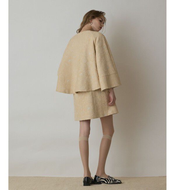 GRACE CONTINENTAL「サラサジャガードケープジャケット」|ノーカラージャケット|