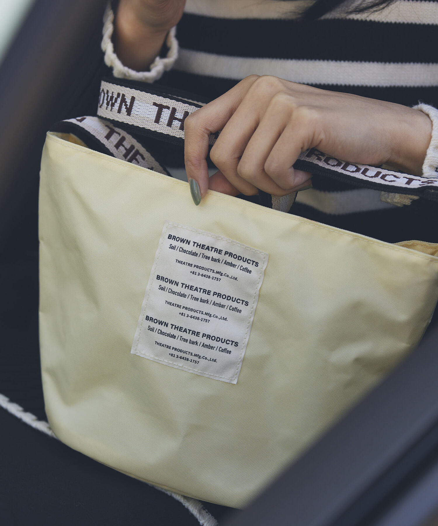 VIS「【BROWN THEATRE PRODUCTSコラボ】ジャガードテープミニショルダーバッグ」|ショルダー・メッセンジャー|クリーム(83)