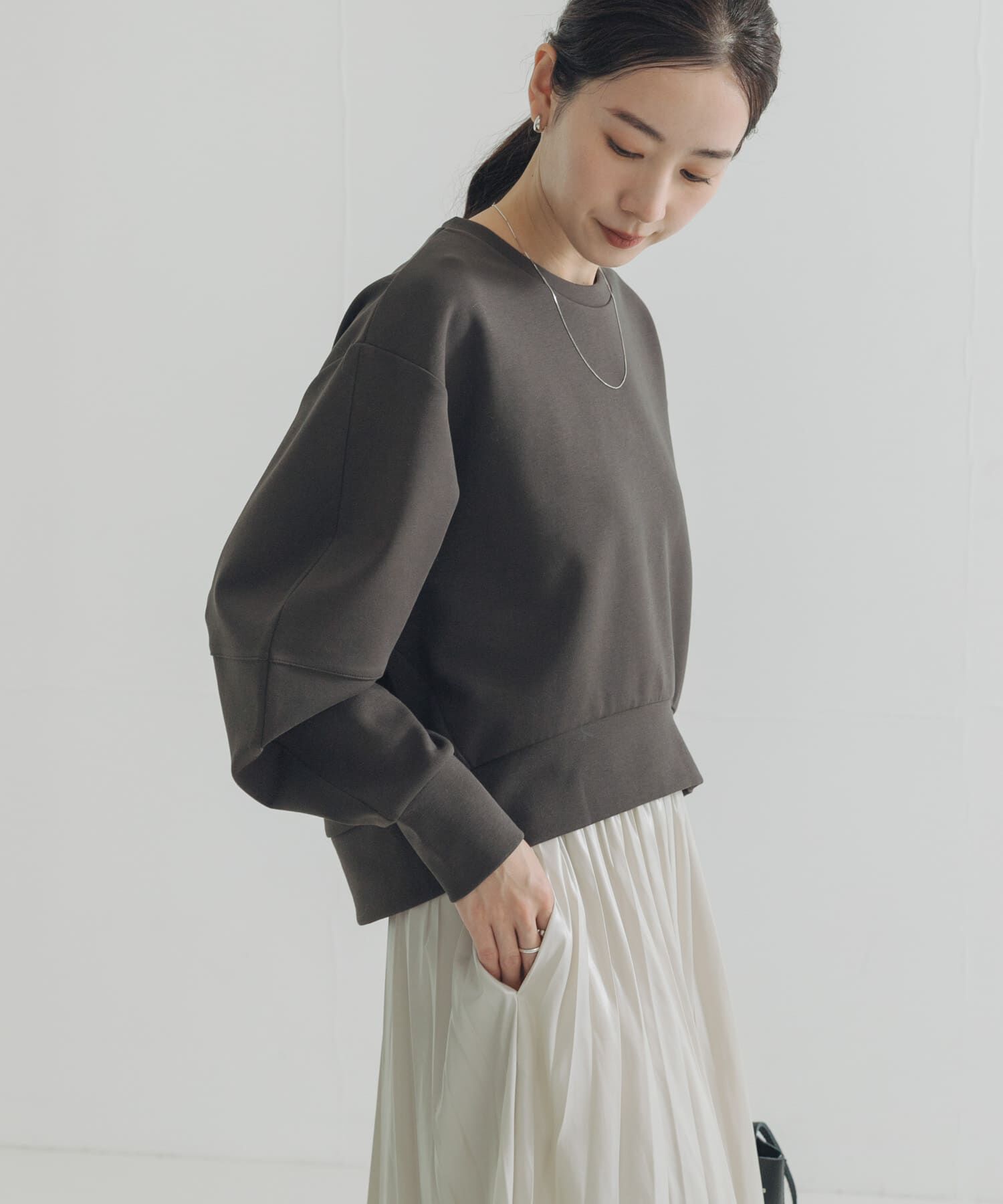 URBAN RESEARCH「ボリュームスリーブダンボールトップス」|スウェット・ジャージ|チャコールグレー