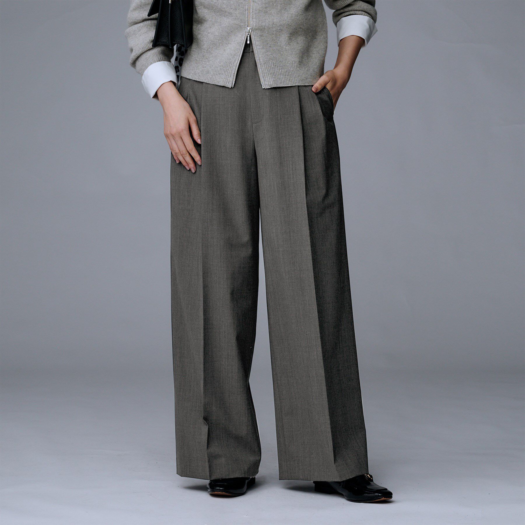 UNTITLED「【洗える/ウエスト後ろゴム】ウール混　タックワイドパンツ」|その他|チャコールグレー(0