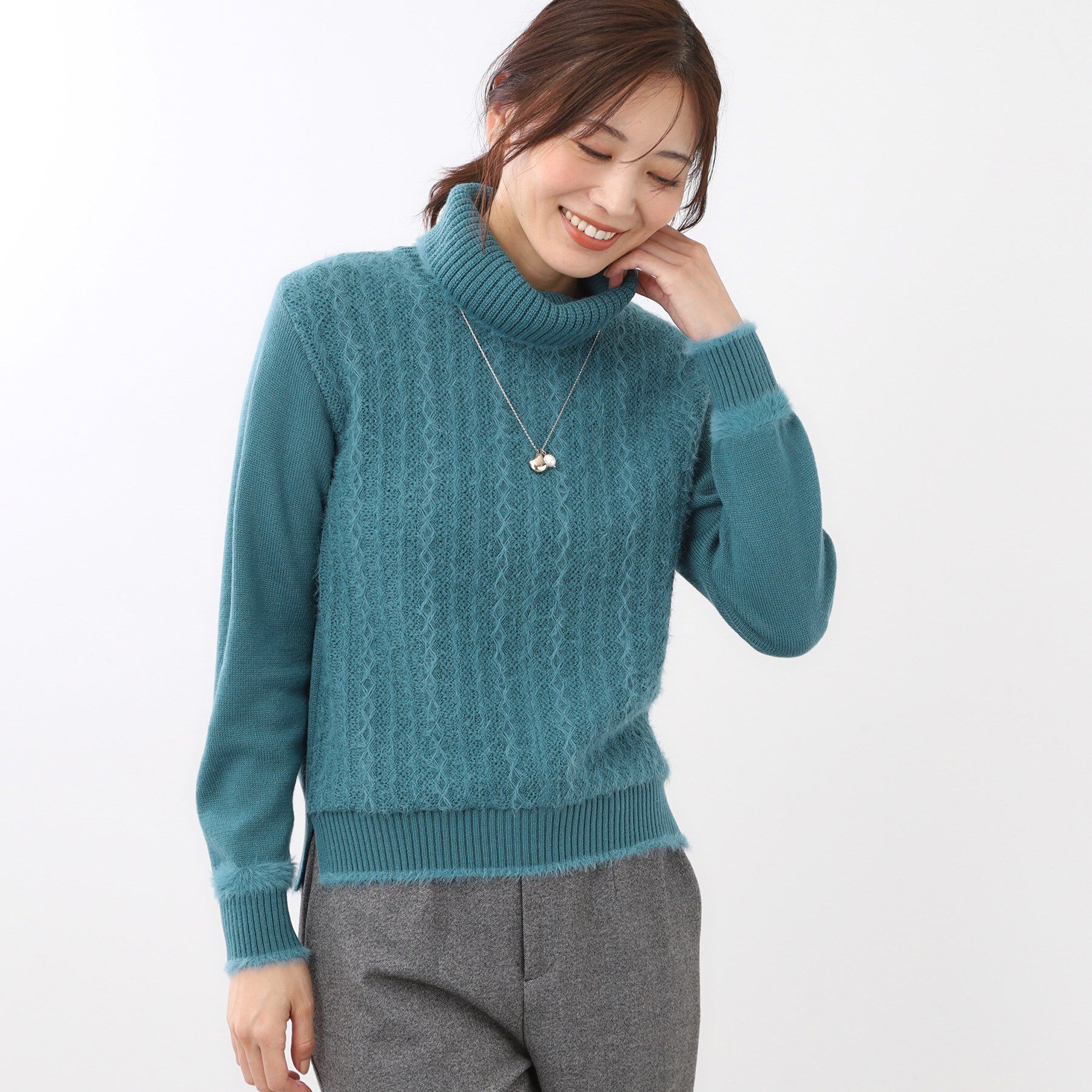 Reflect「【ほんのりラメ感◎】ふわふわフェザーヤーンハイネックニット」|ニット・セーター|