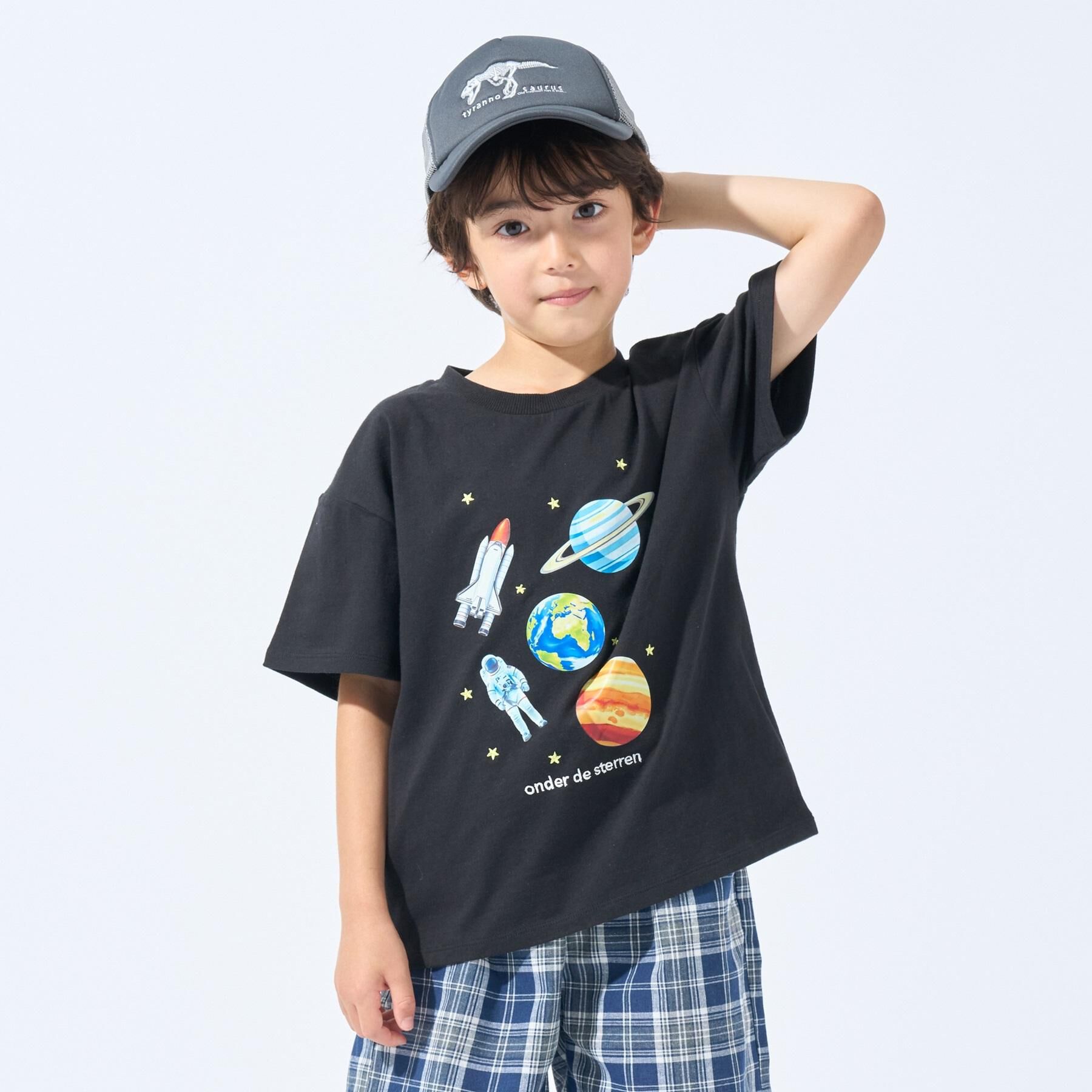 SHOO･LA･RUE「【100-150cm】刺繍ロゴ転写プリントBOYSTシャツ」|Tシャツ・カットソー|ブラック(019)