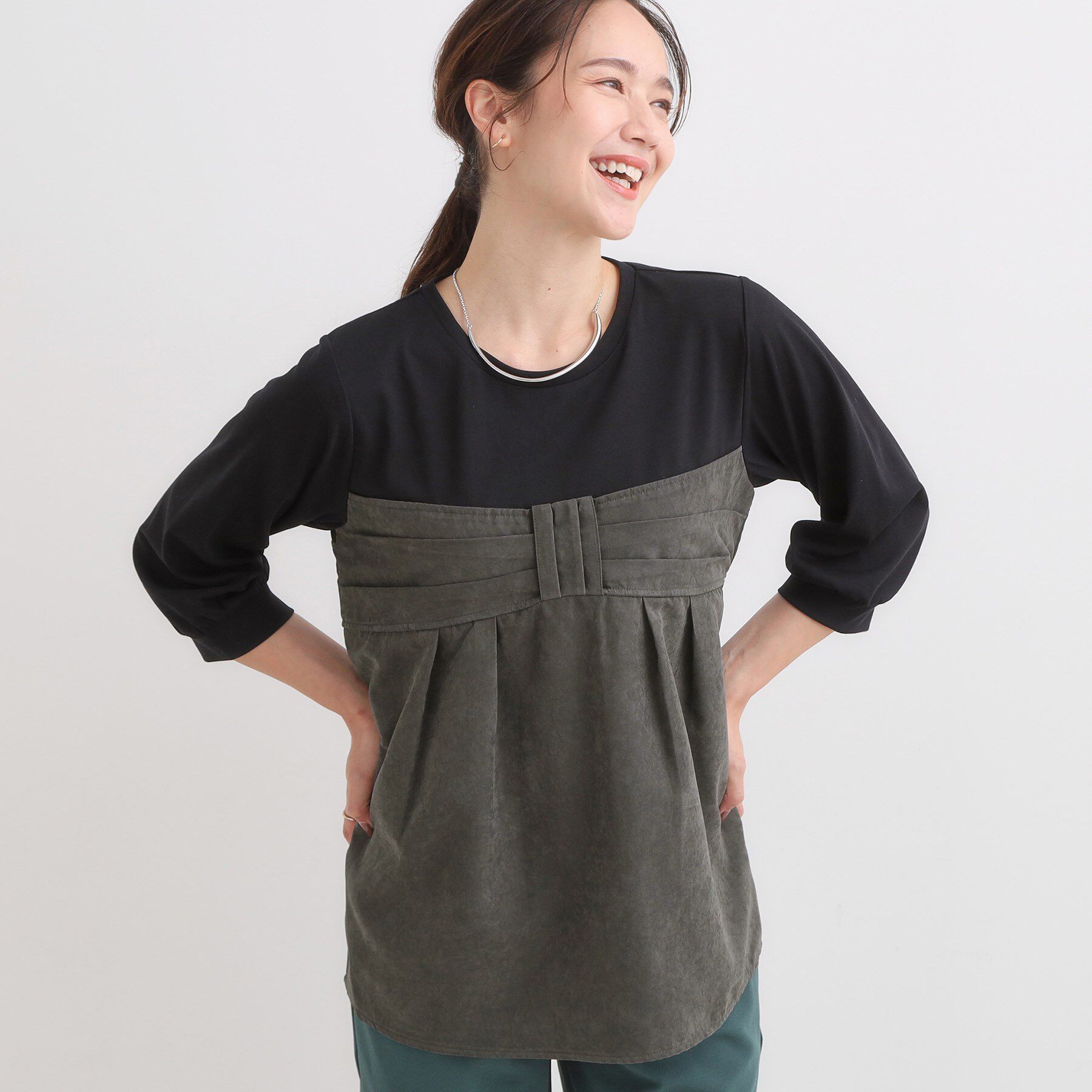 SHOO･LA･RUE「【S-LL】気になるウエストもさり気なくカバー リボン風ドッキングトップス」|Tシャツ・カットソー|チャコールグレー(5