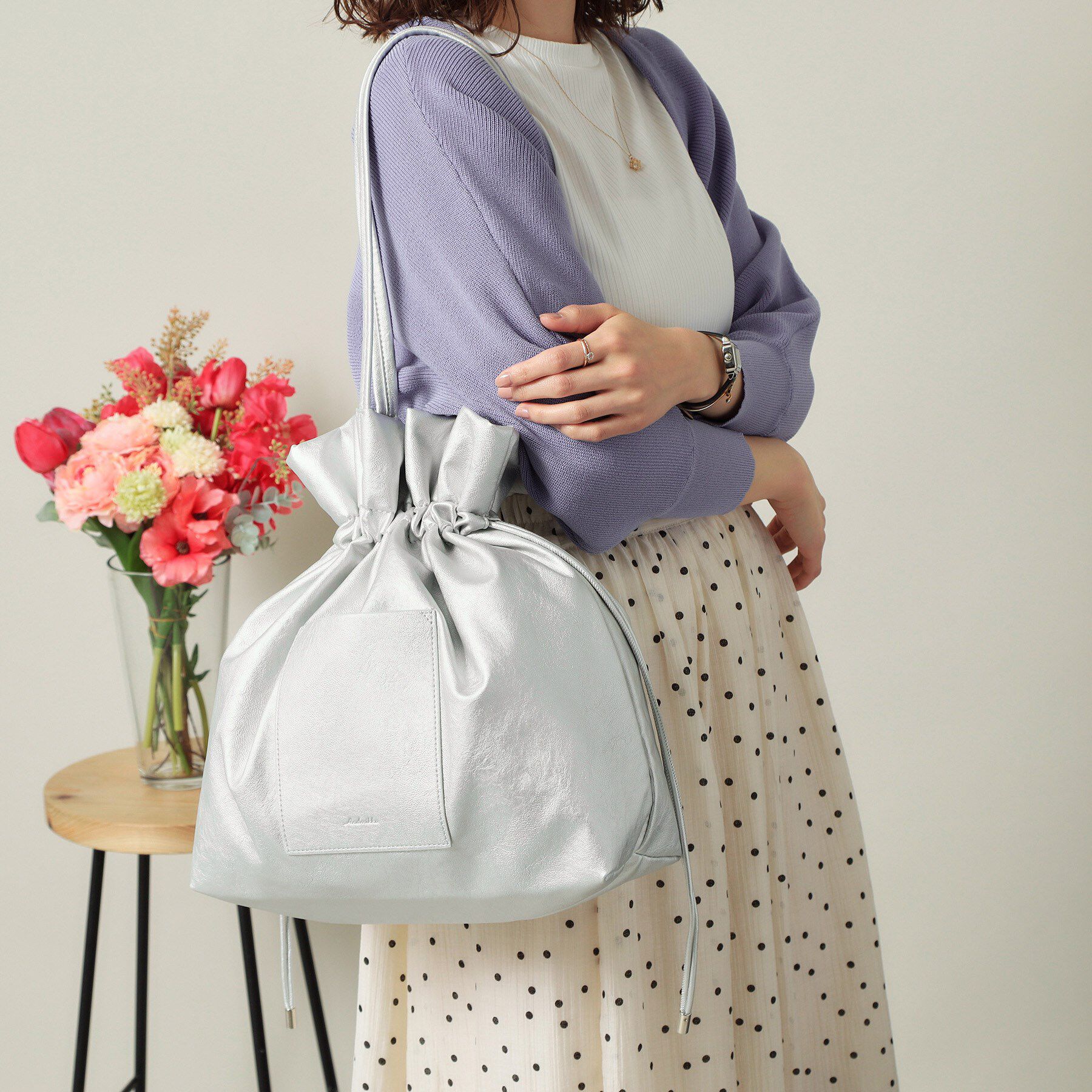 ITS&rsquo;DEMO「【A4対応】合皮巾着トート」|トートバッグ|