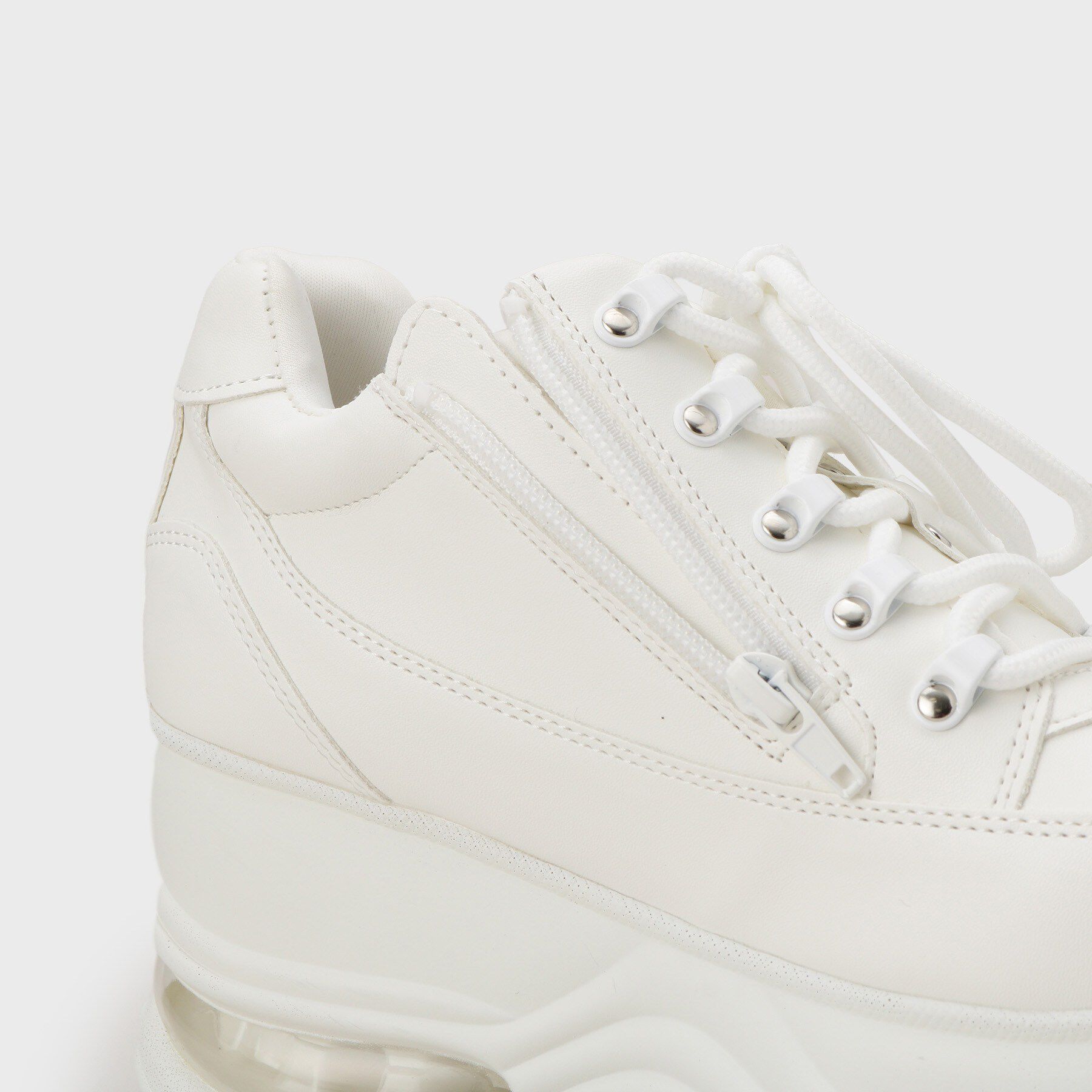 csT&P「十字架チェーン付き厚底スニーカー」|スニーカー|