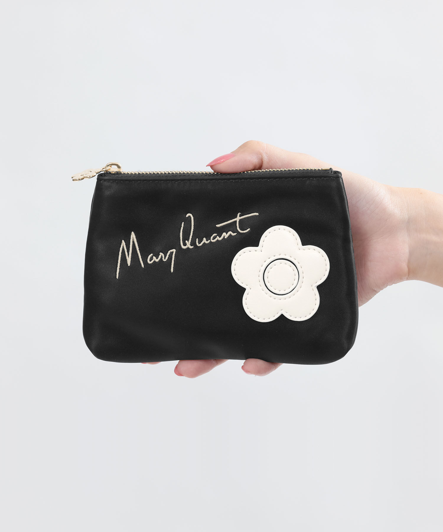 MARY QUANT「サインロゴデイジーパッチ 舟型ティッシュケース」|ポーチ|ブラック