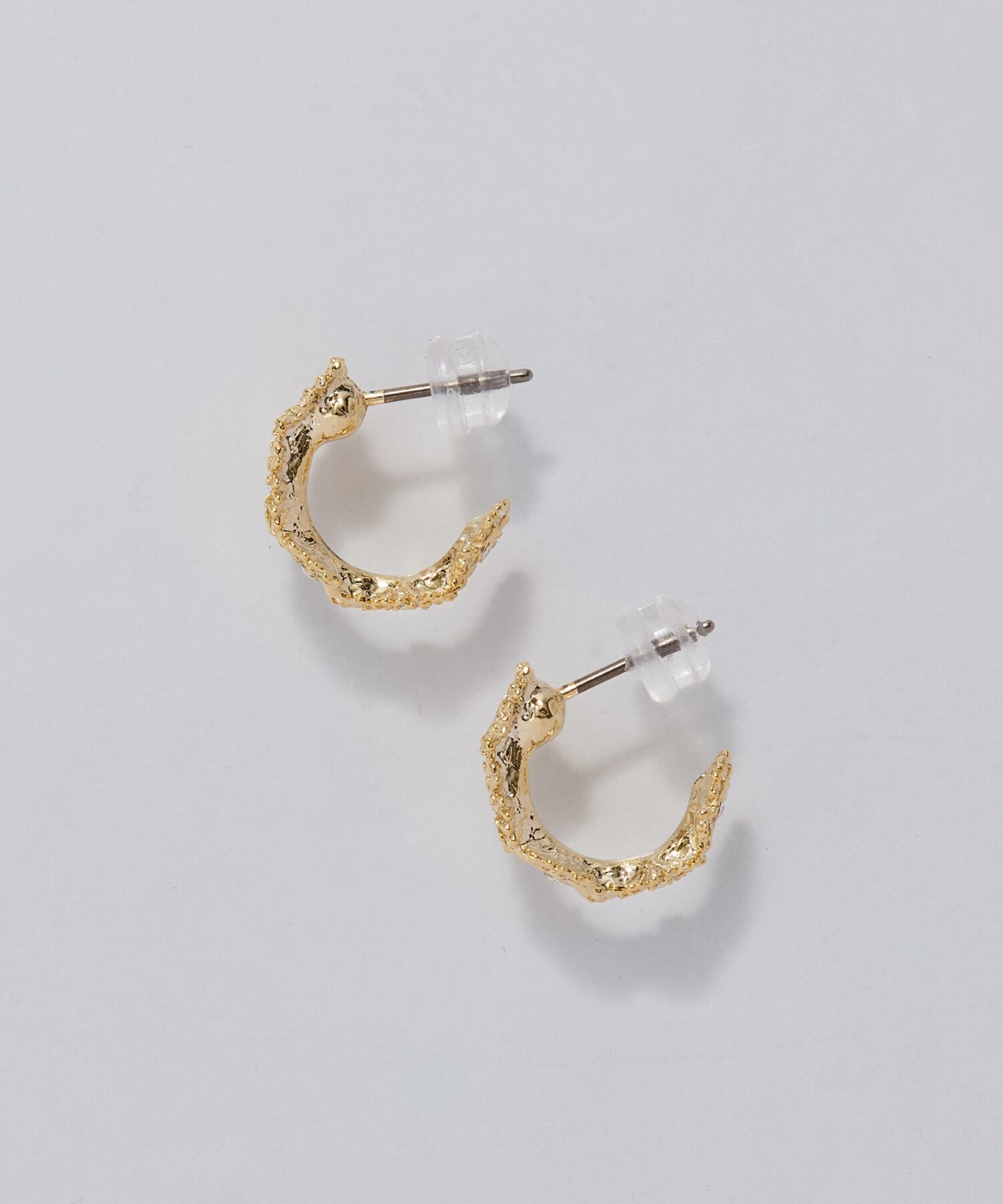 Phoebe「【金属アレルギー対応】マーガレットフラワーフープピアス　ゴールド」|ピアス|