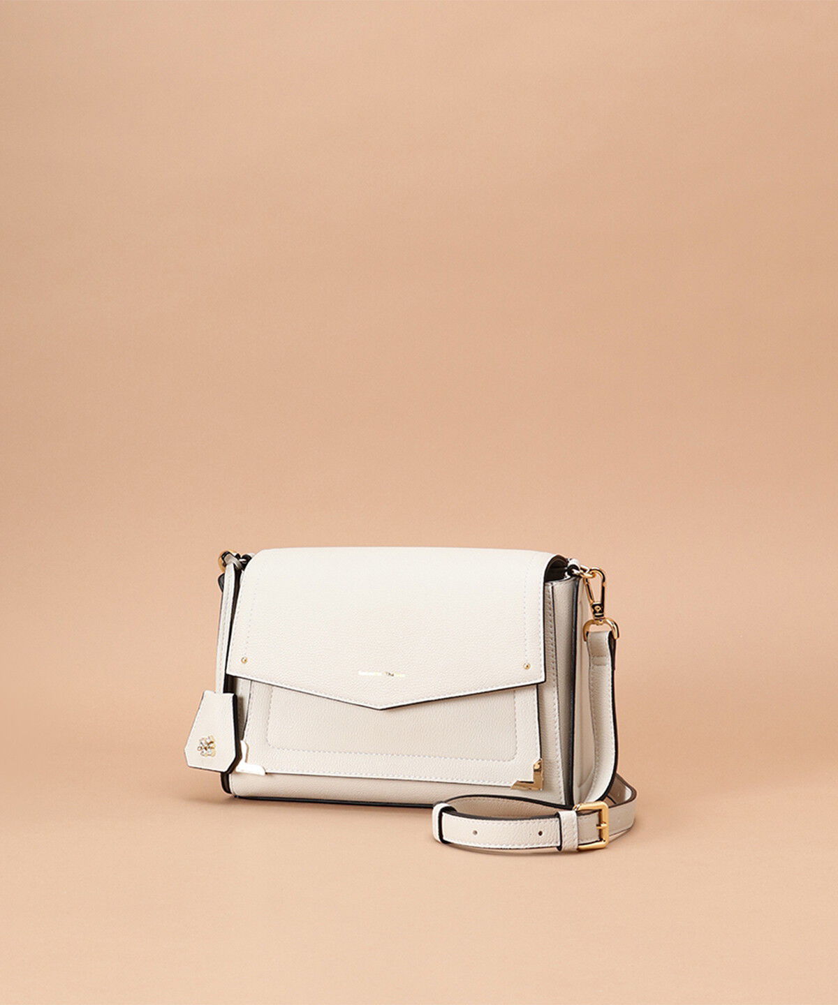 Samantha Thavasa「ビジューチャーム付き ショルダーバッグ」|ショルダー・メッセンジャー|オフホワイト