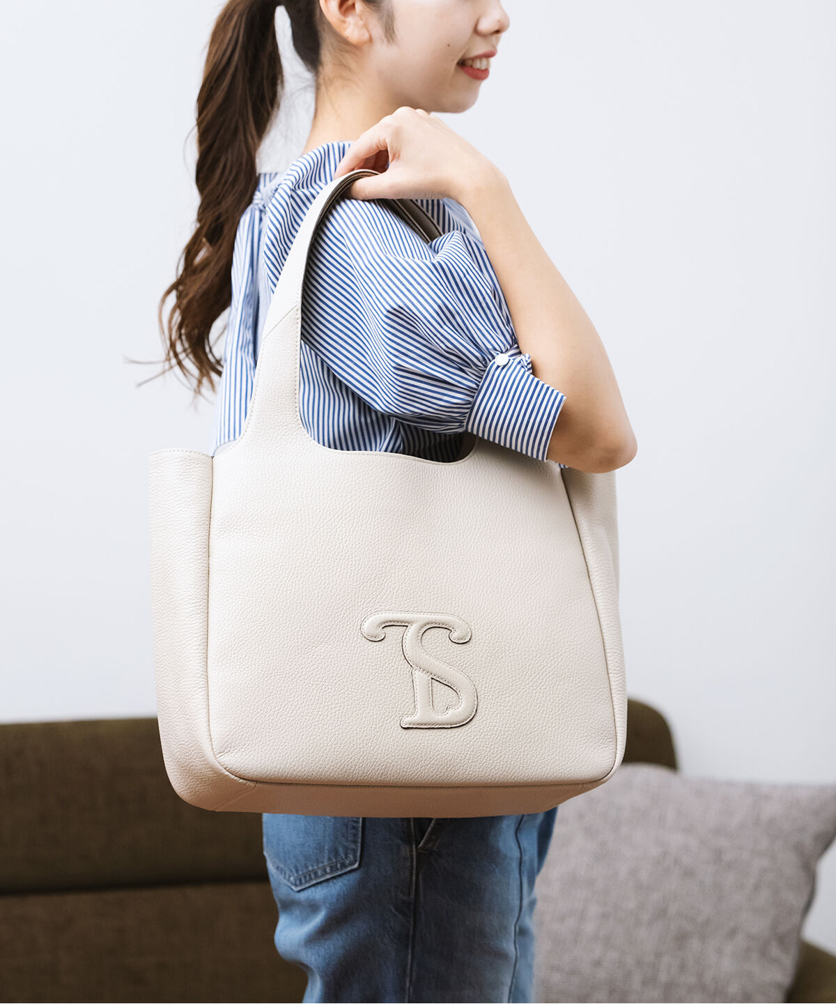 Samantha Thavasa「イタリアンシュリンクレザーバッグ 大サイズ」|ハンドバッグ|オフホワイト